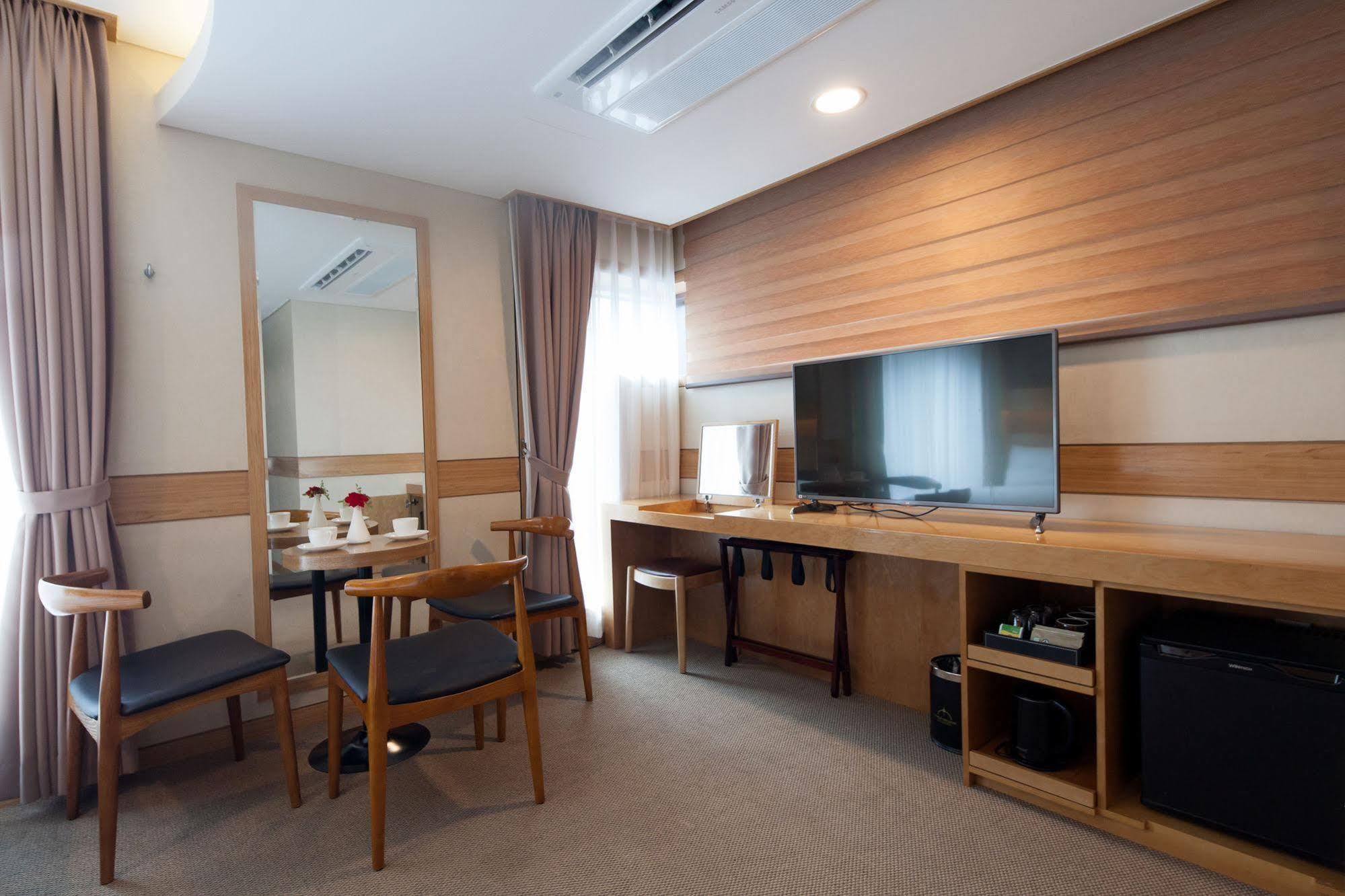Floral Namsan Myeongdong Hotel