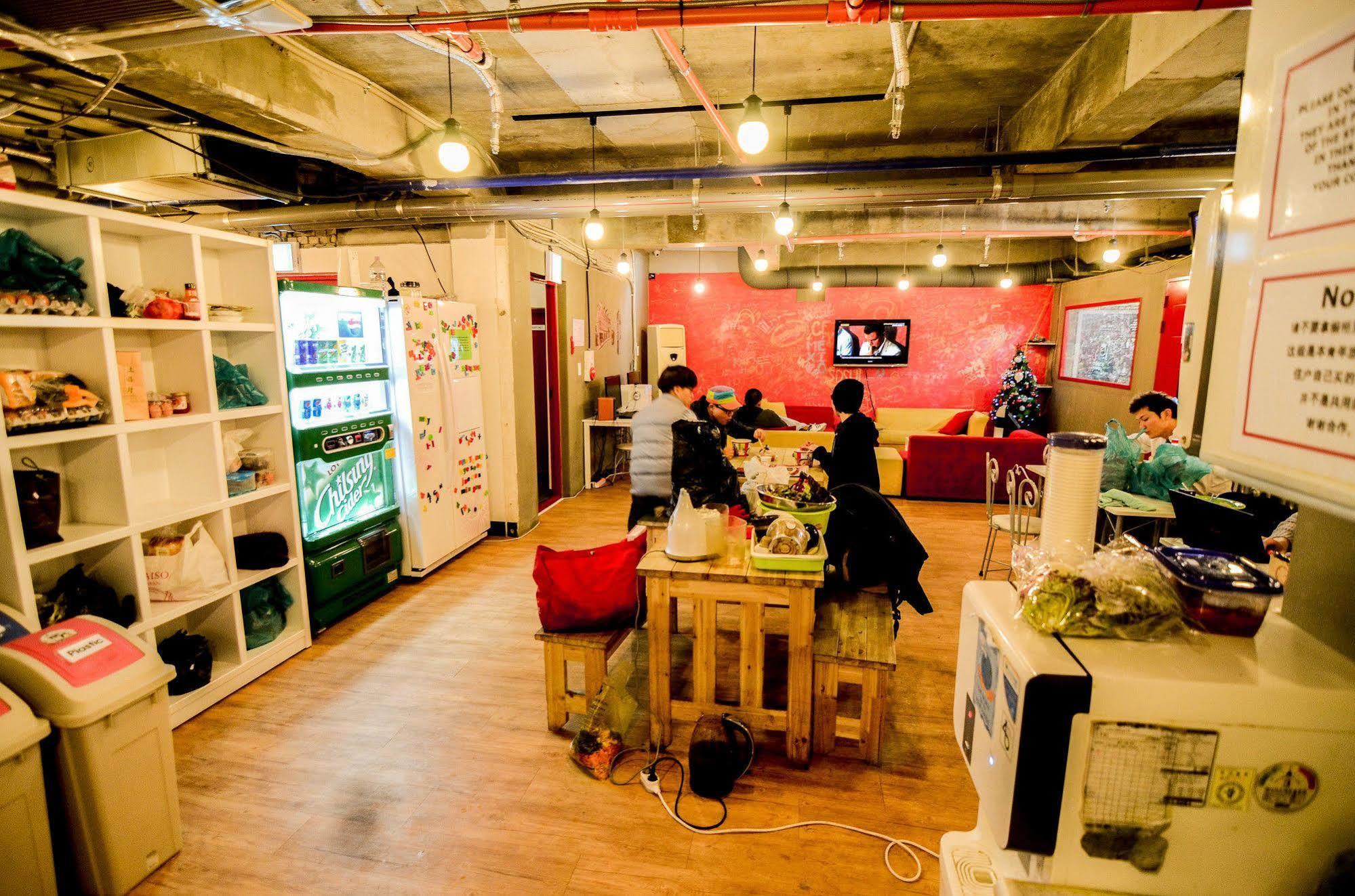 Hostel Yakorea Hongdae *