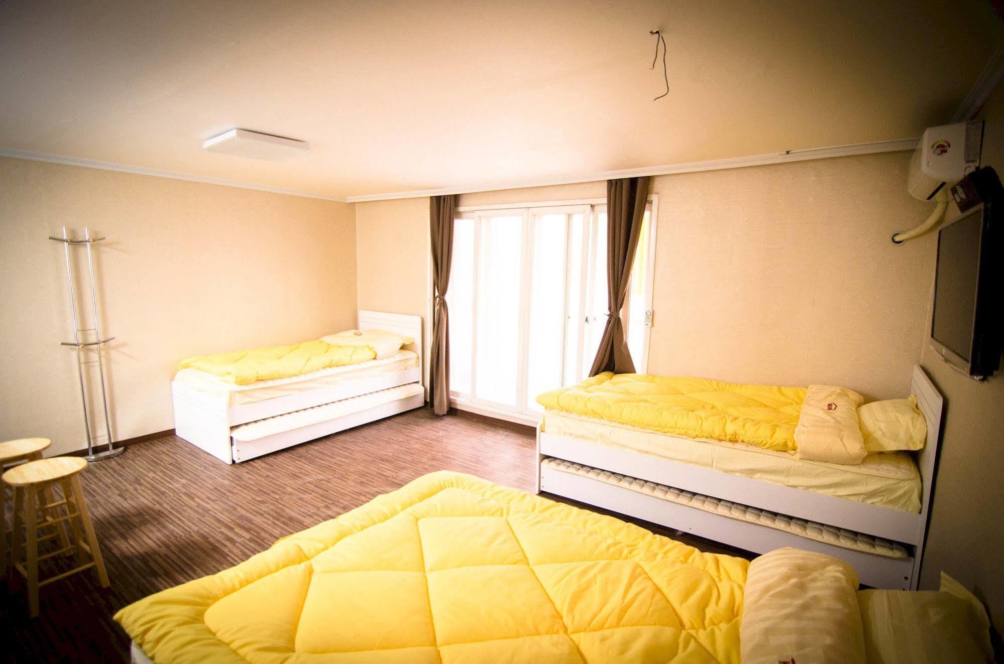 Hostel Yakorea Hongdae Seoul