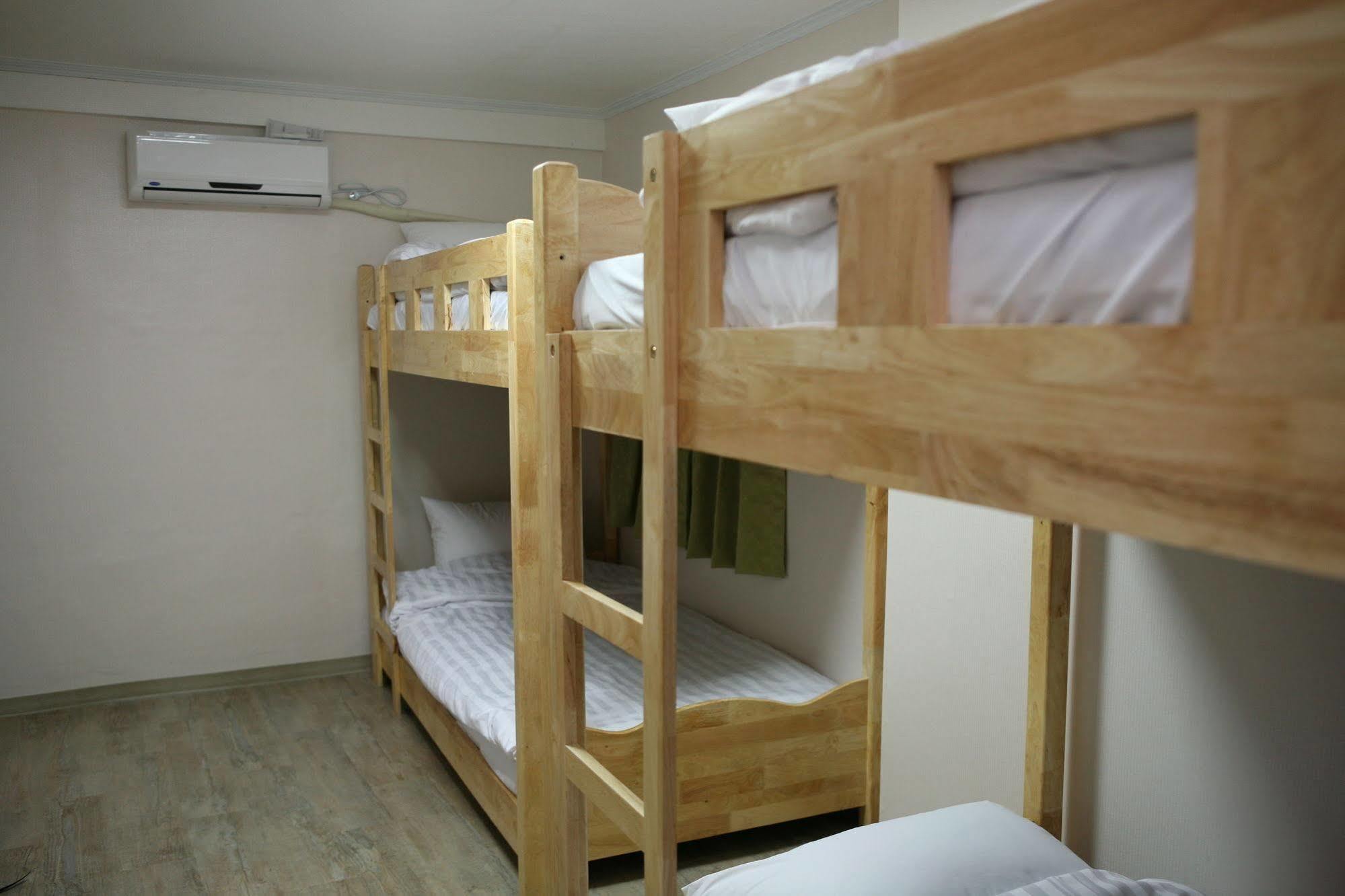 24guesthouse Myeongdong 2*