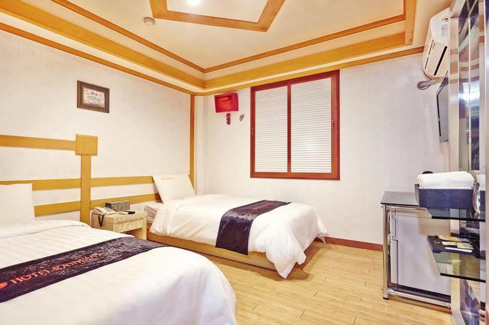 Rainbow Yongsan Hotel 3*