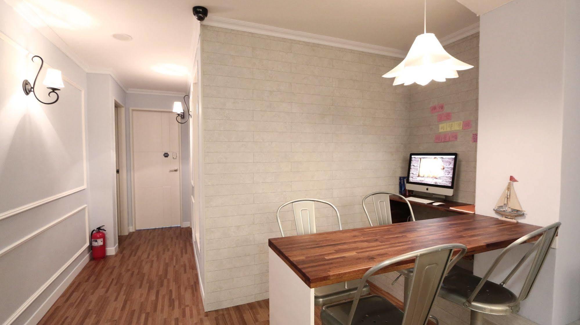 Hostel Blue Boat Myeongdong