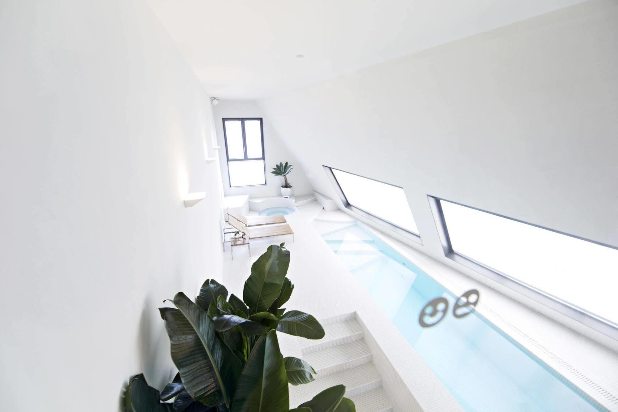 Snow Hotel