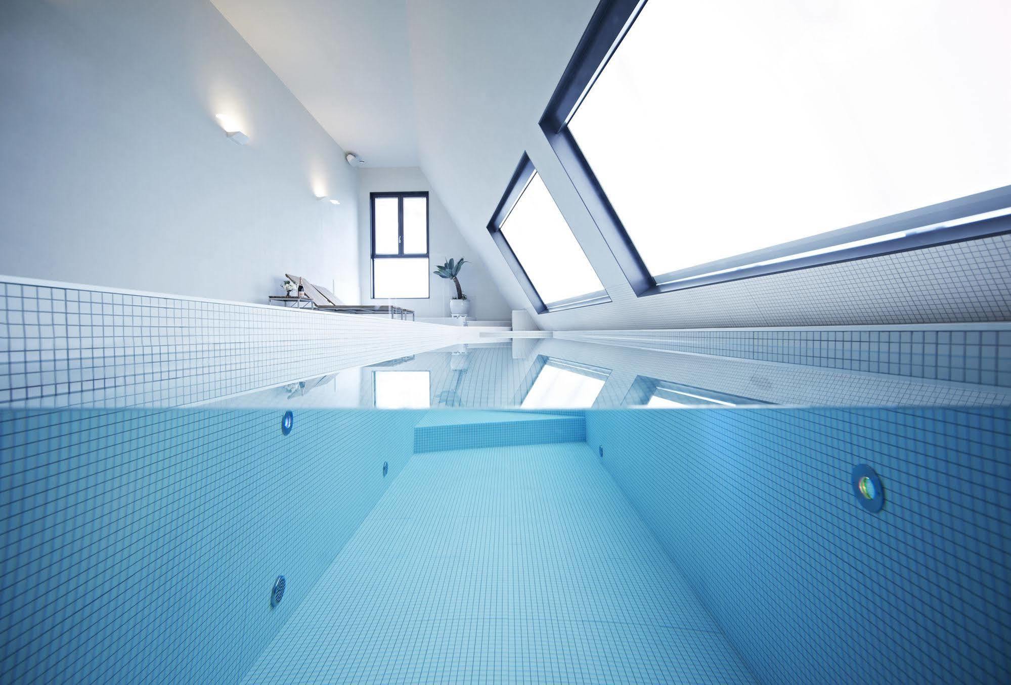 Snow Hotel