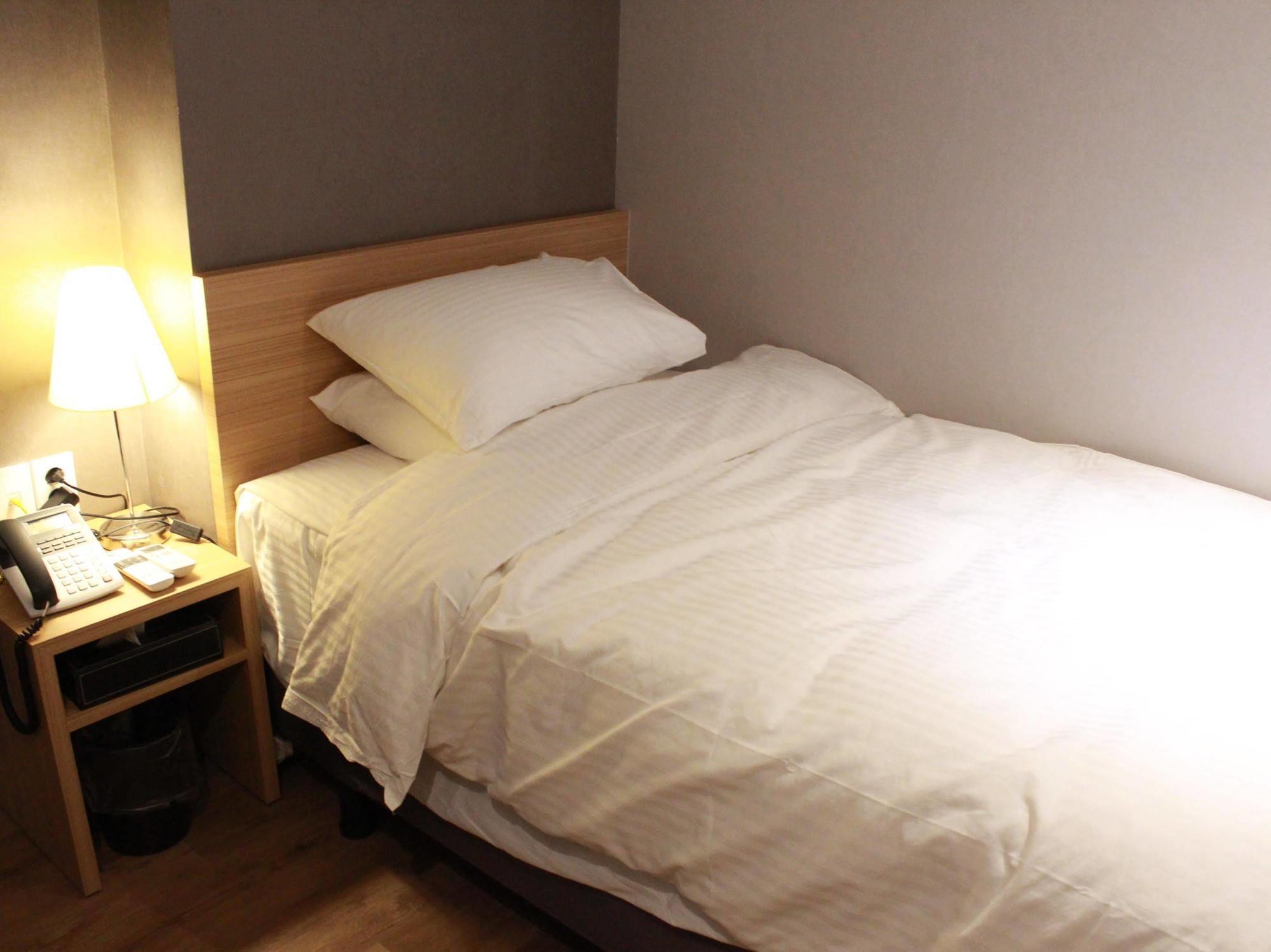 Hotel About 2*