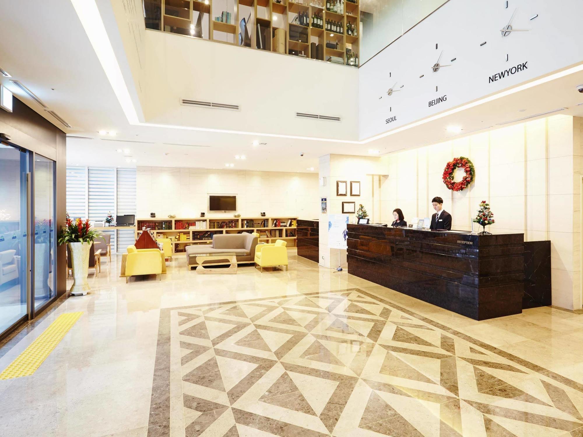 Days By Wyndham Myeongdong Hotel 3*