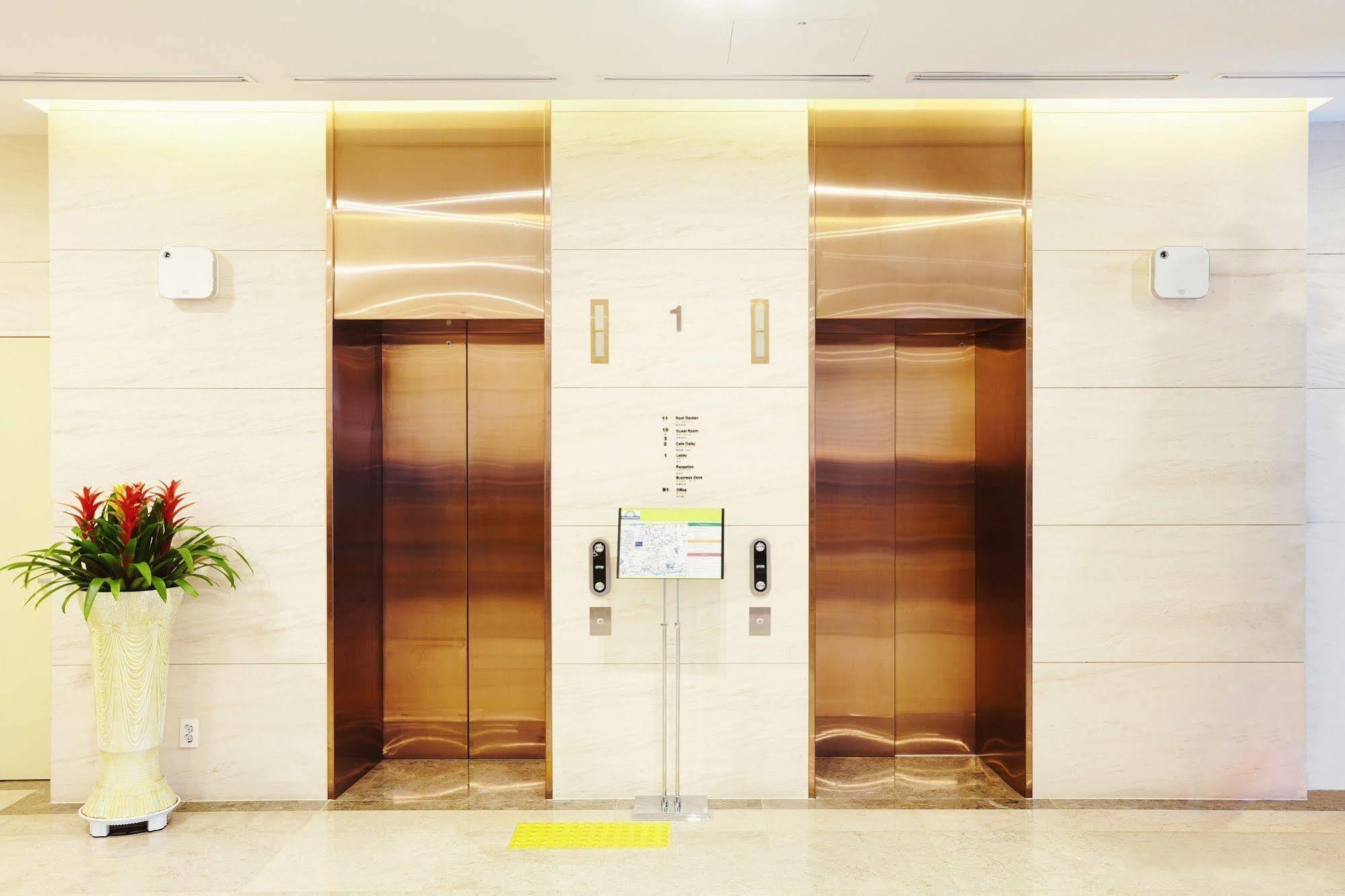 Hotel Days By Wyndham Myeongdong Seoul