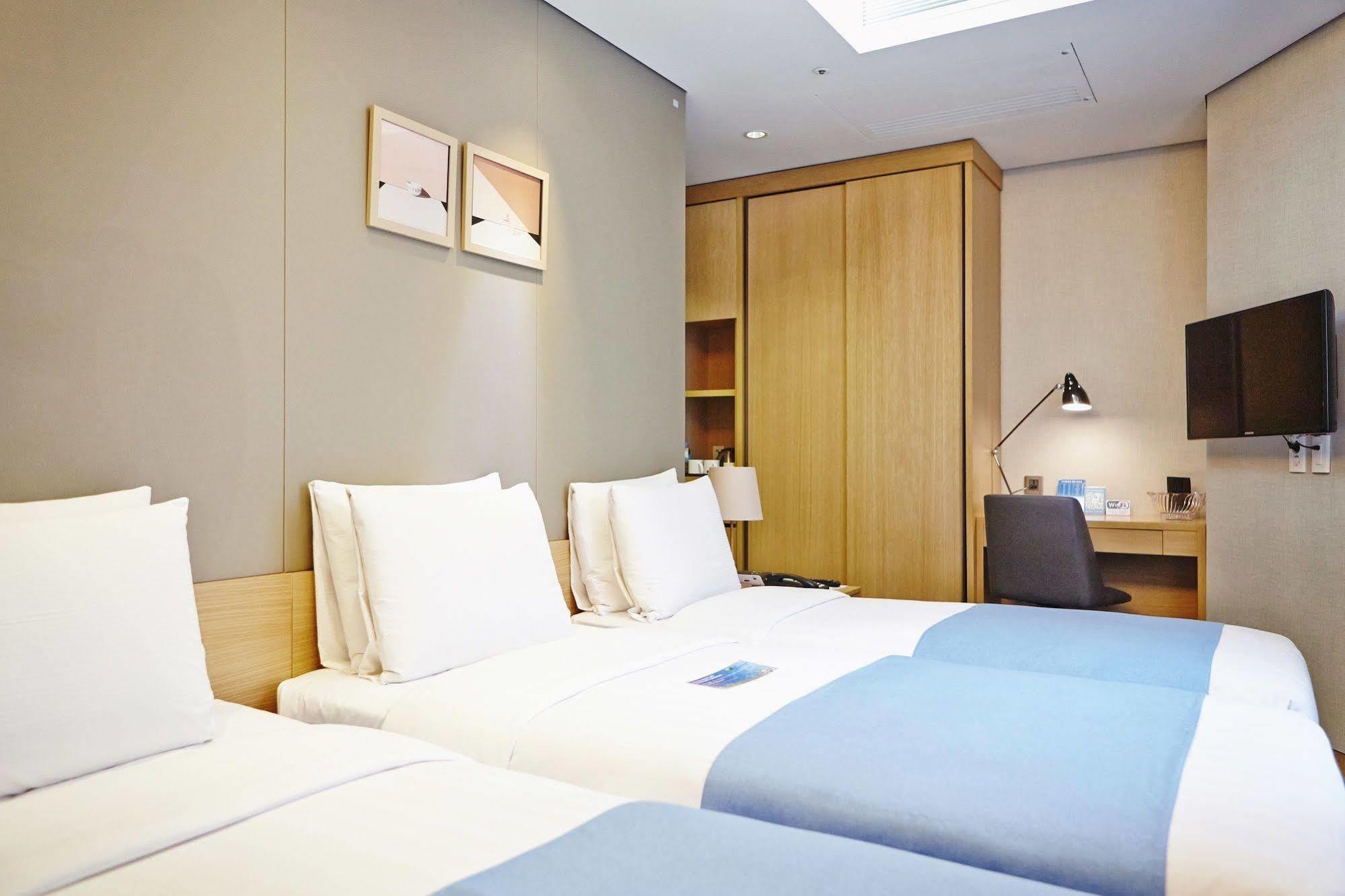 Days By Wyndham Myeongdong Hotel 3*