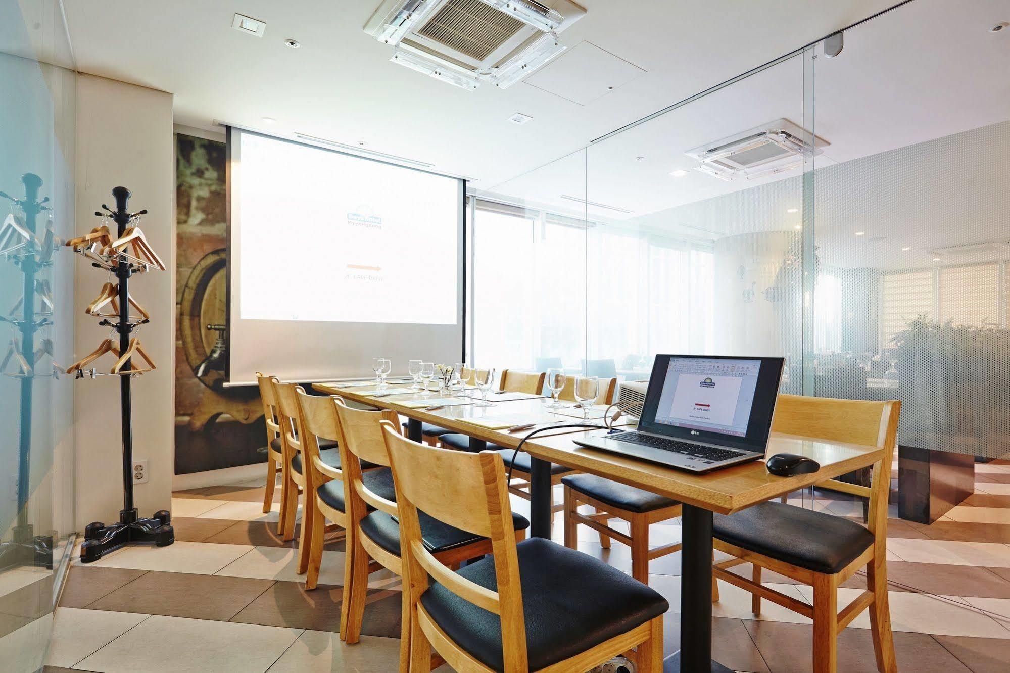 Hotel Days By Wyndham Myeongdong