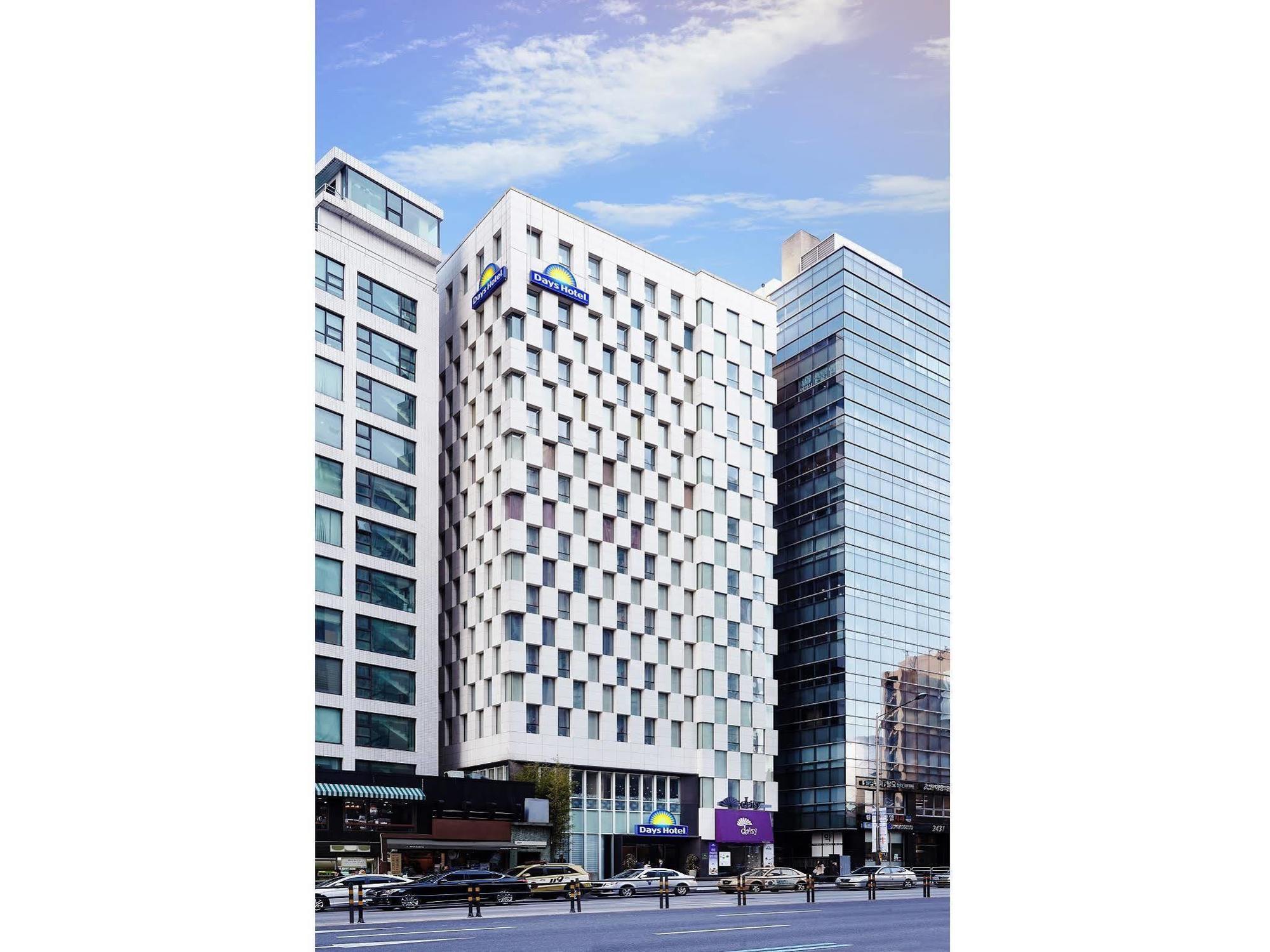 Hotel Days By Wyndham Myeongdong 3*