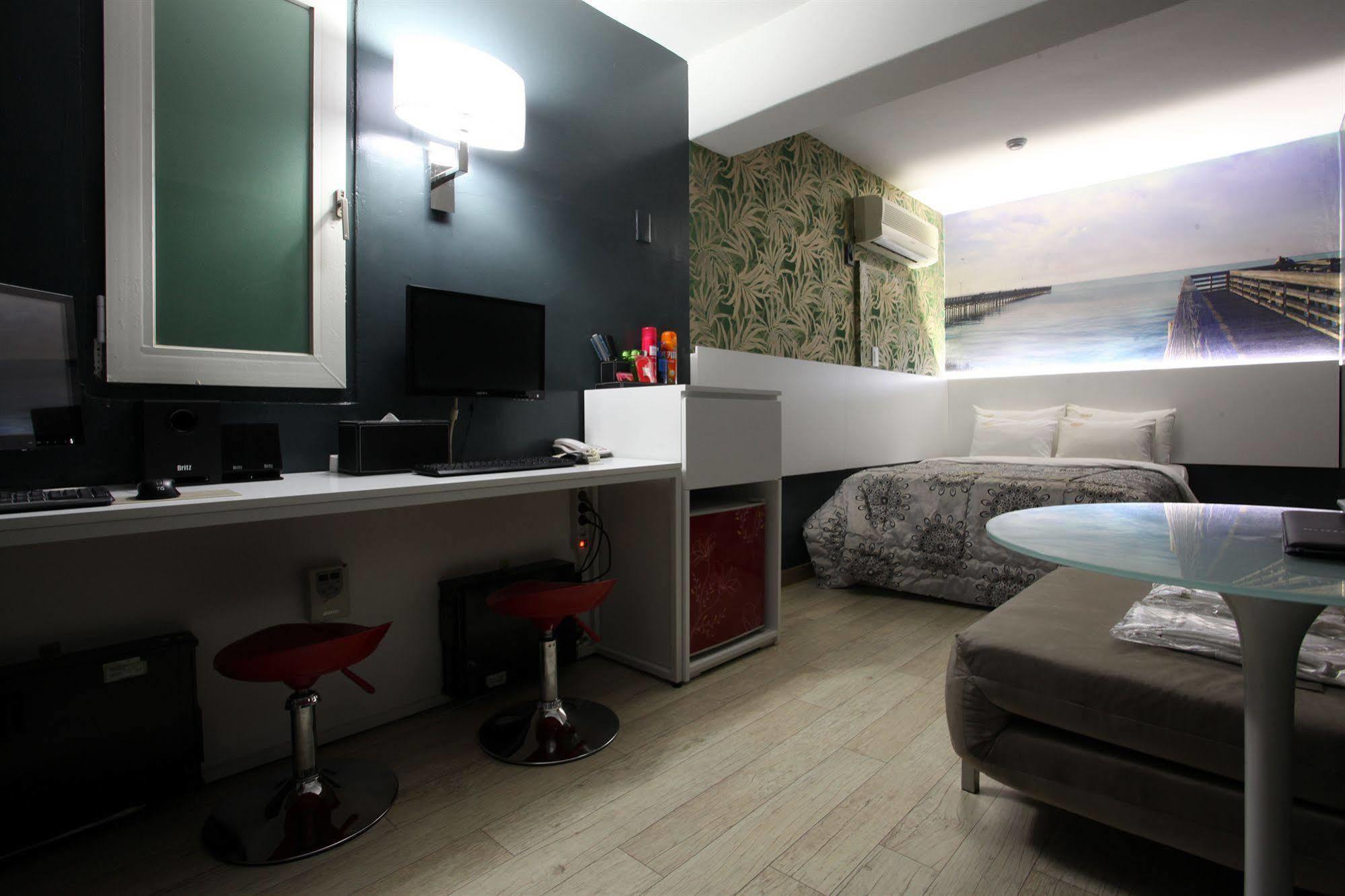 Orange County Motel 3*