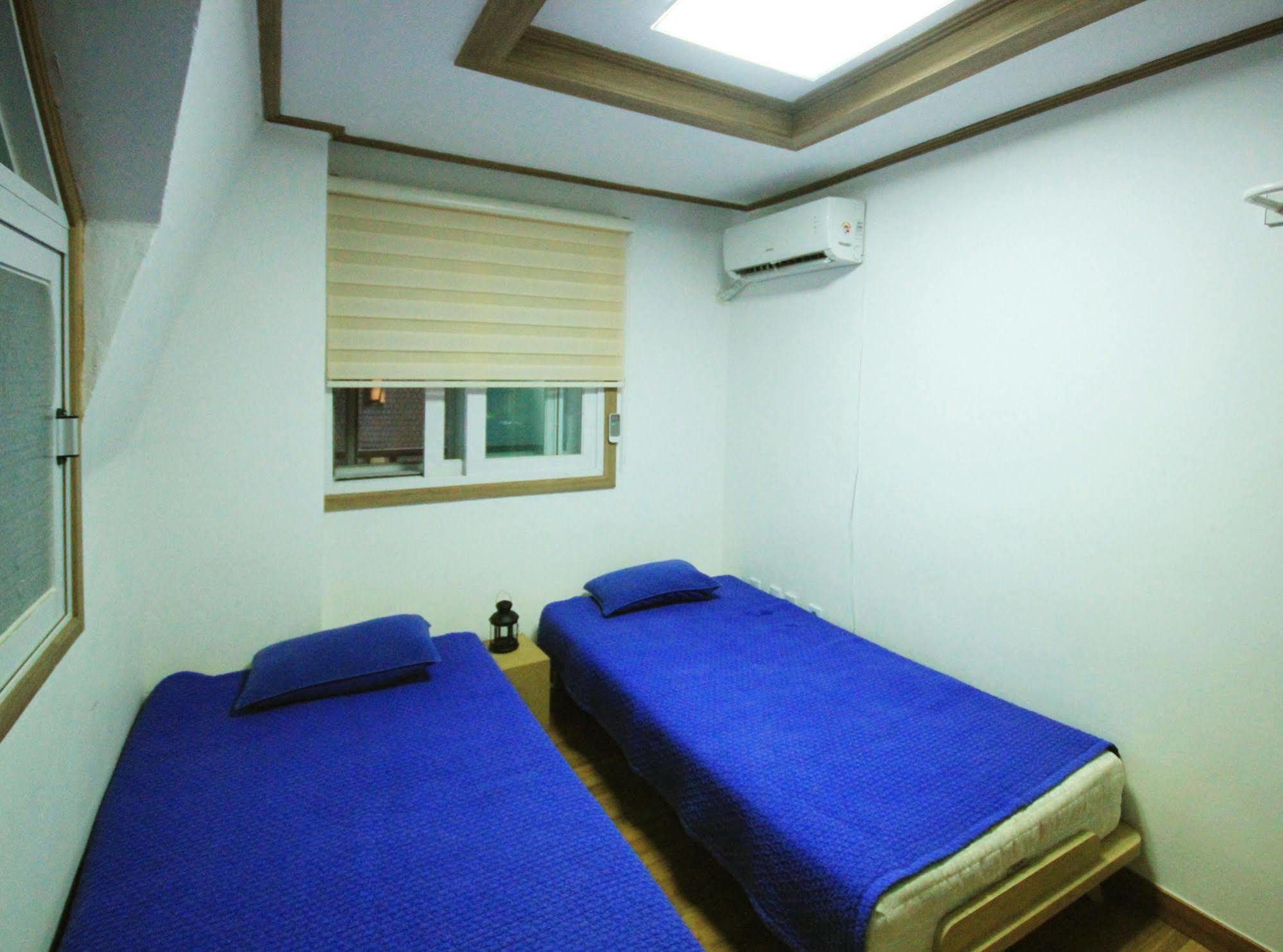 The One Hongdae In - Foreigner Only Hostel