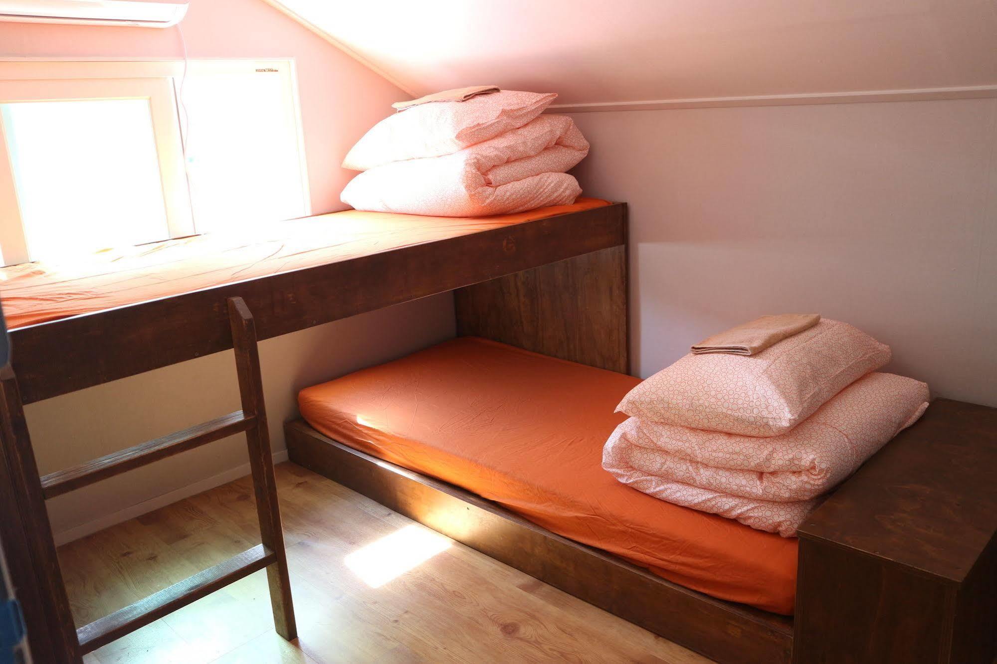 Hostel Zzzip In Hongdae