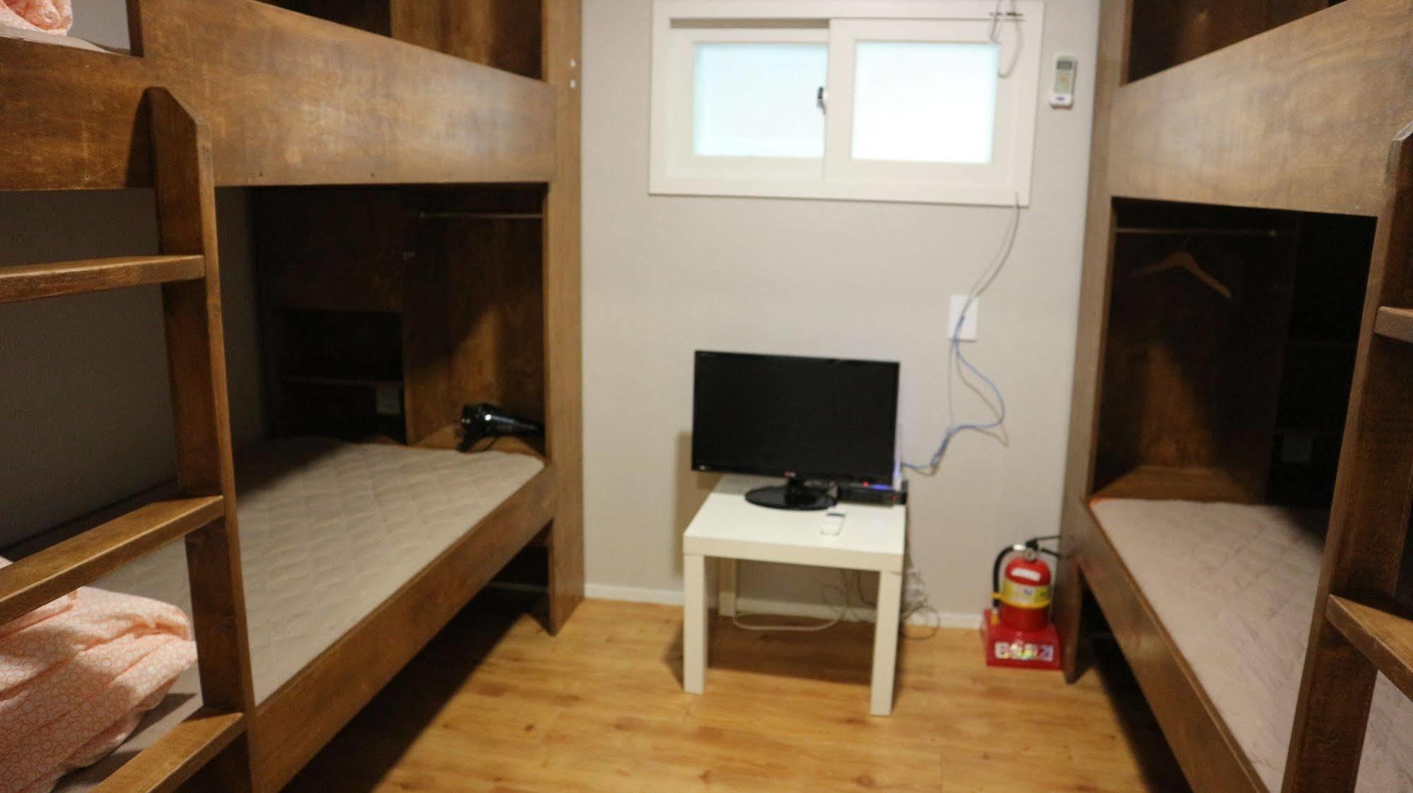 Zzzip In Hongdae Hostel