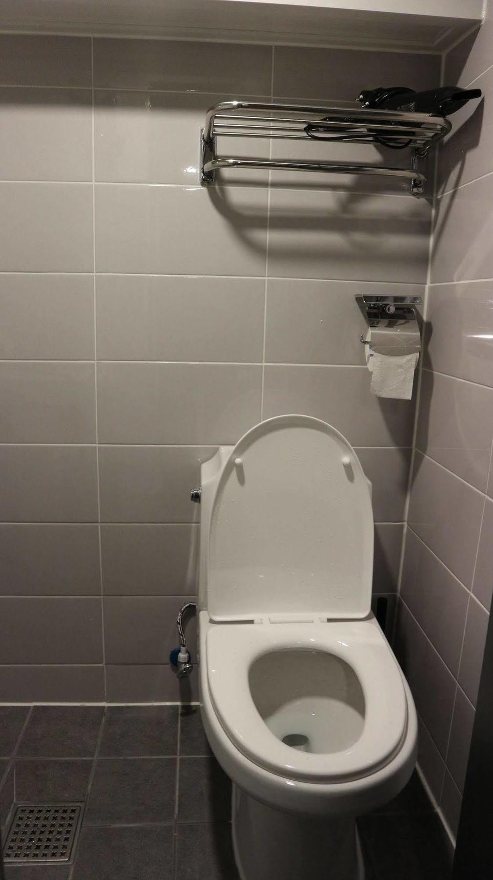 Hostel Zzzip In Hongdae