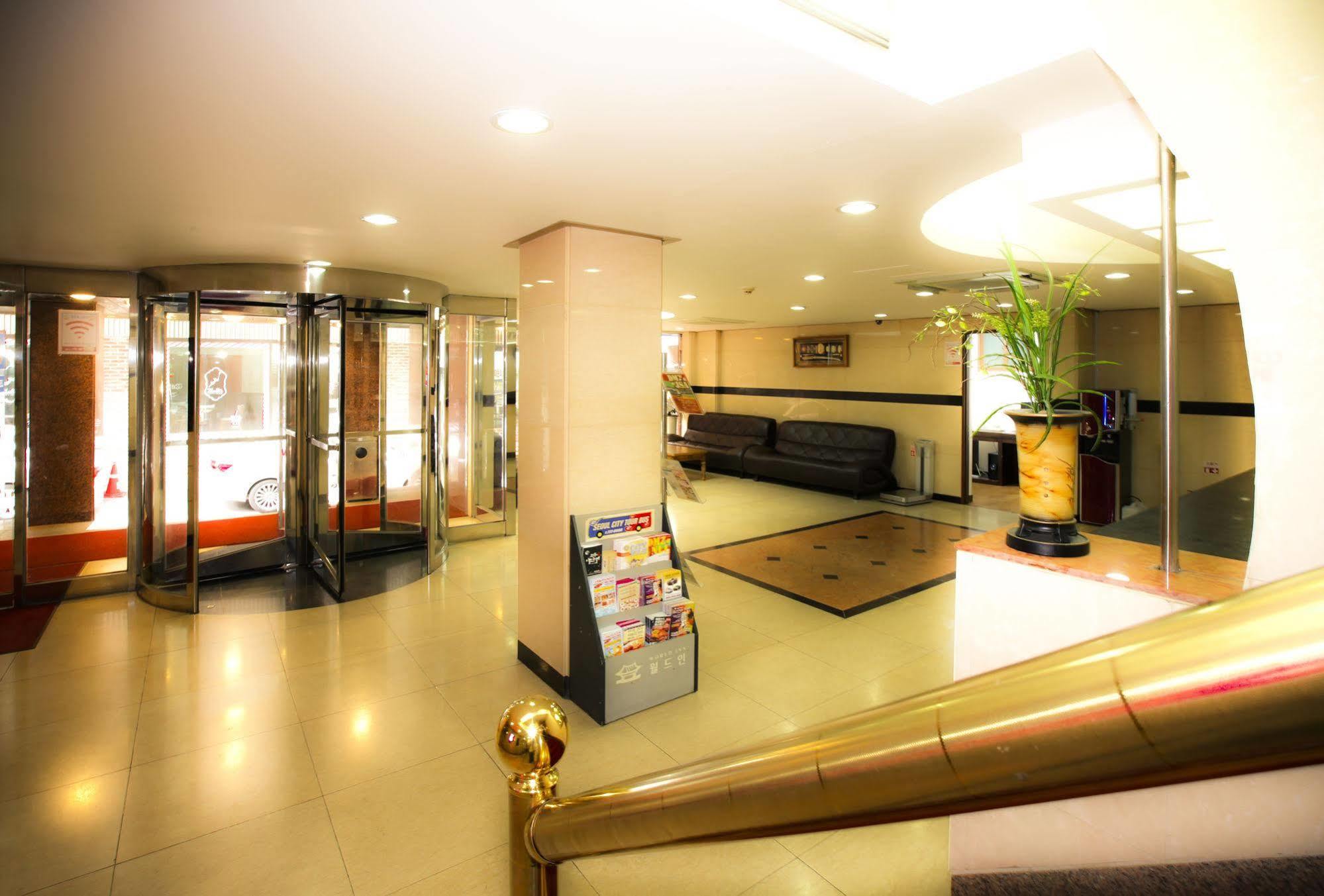 Namdaemun Palace 3*