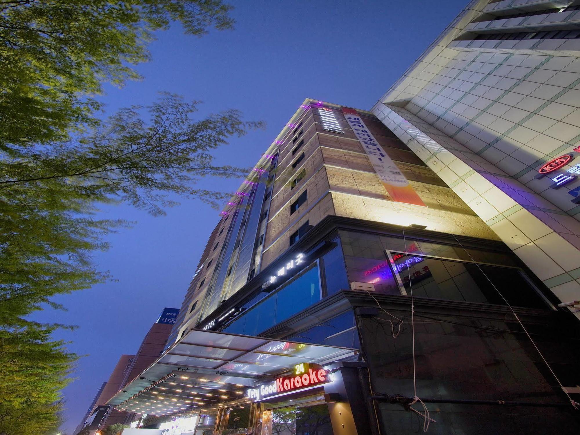 Hotel Lex Tourist 2*