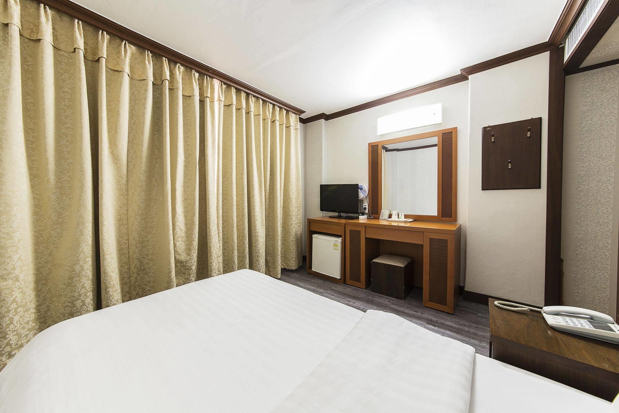 Jam Sil Tourist Hotel 3*