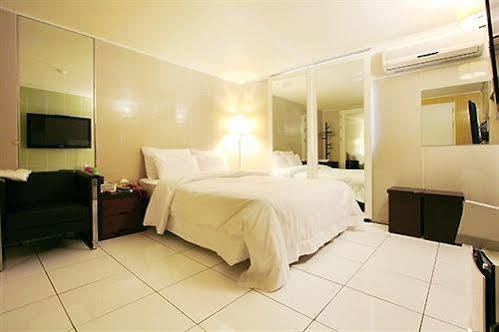 Plex Hotel