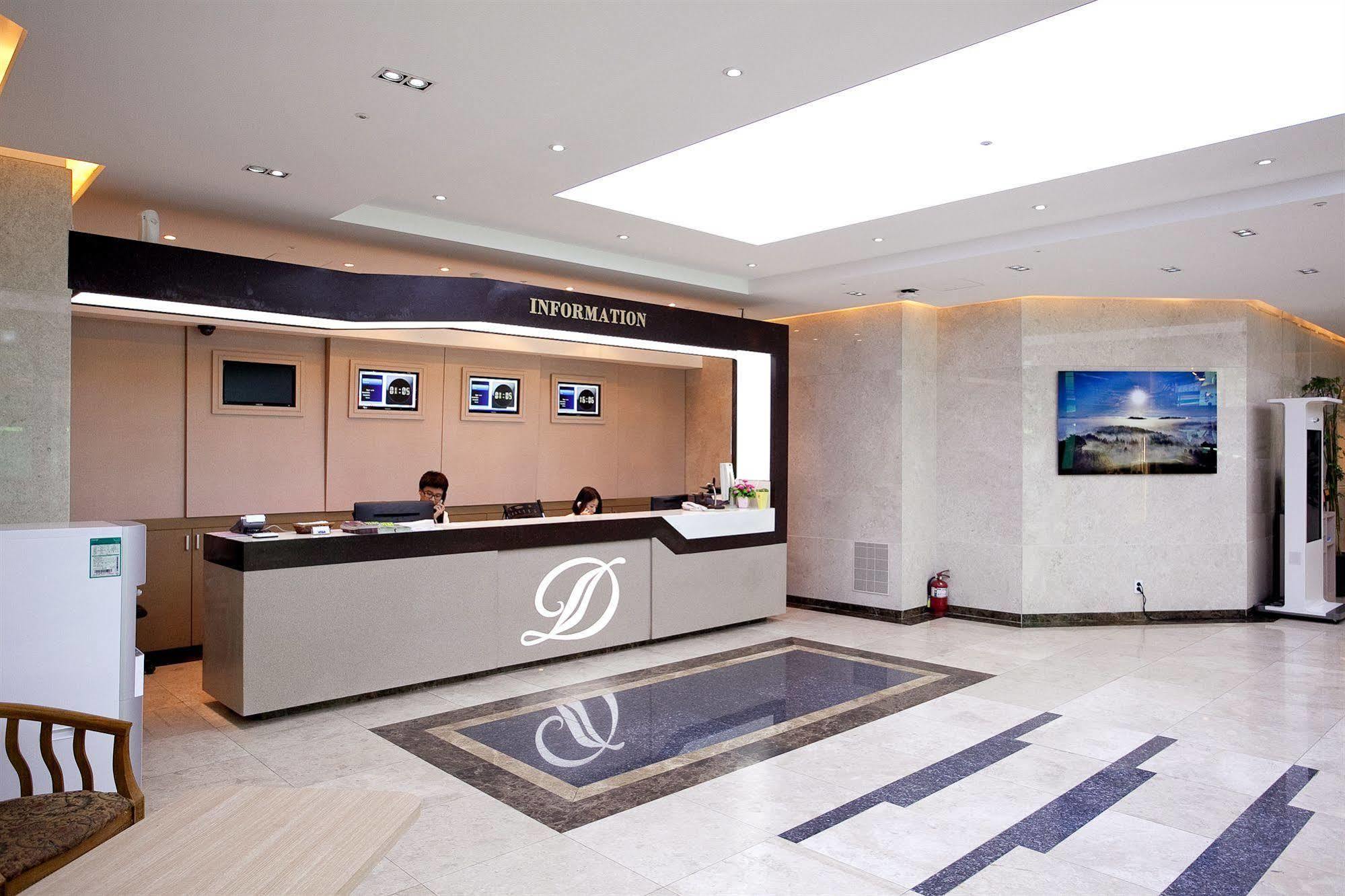 Dong Hotel 3*