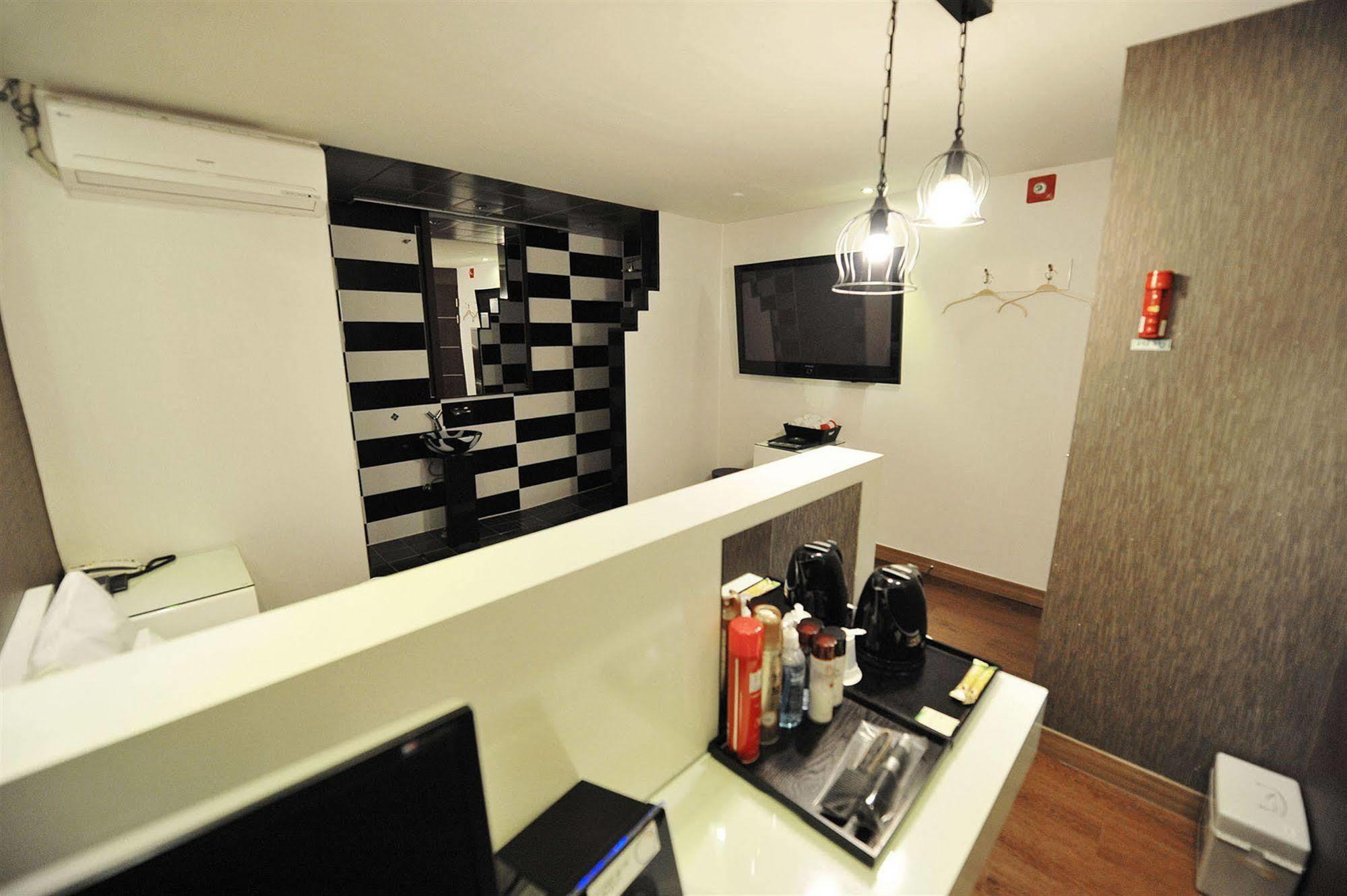 Jj Hotel 2*