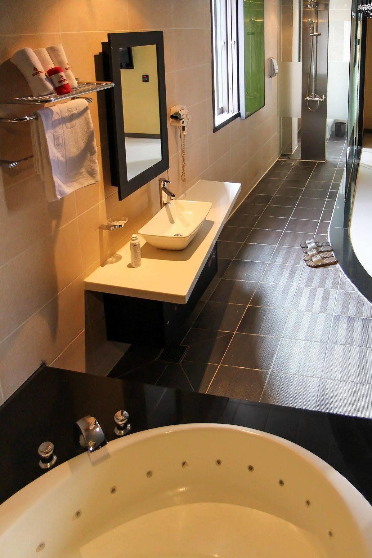 Hotel Jj 2*