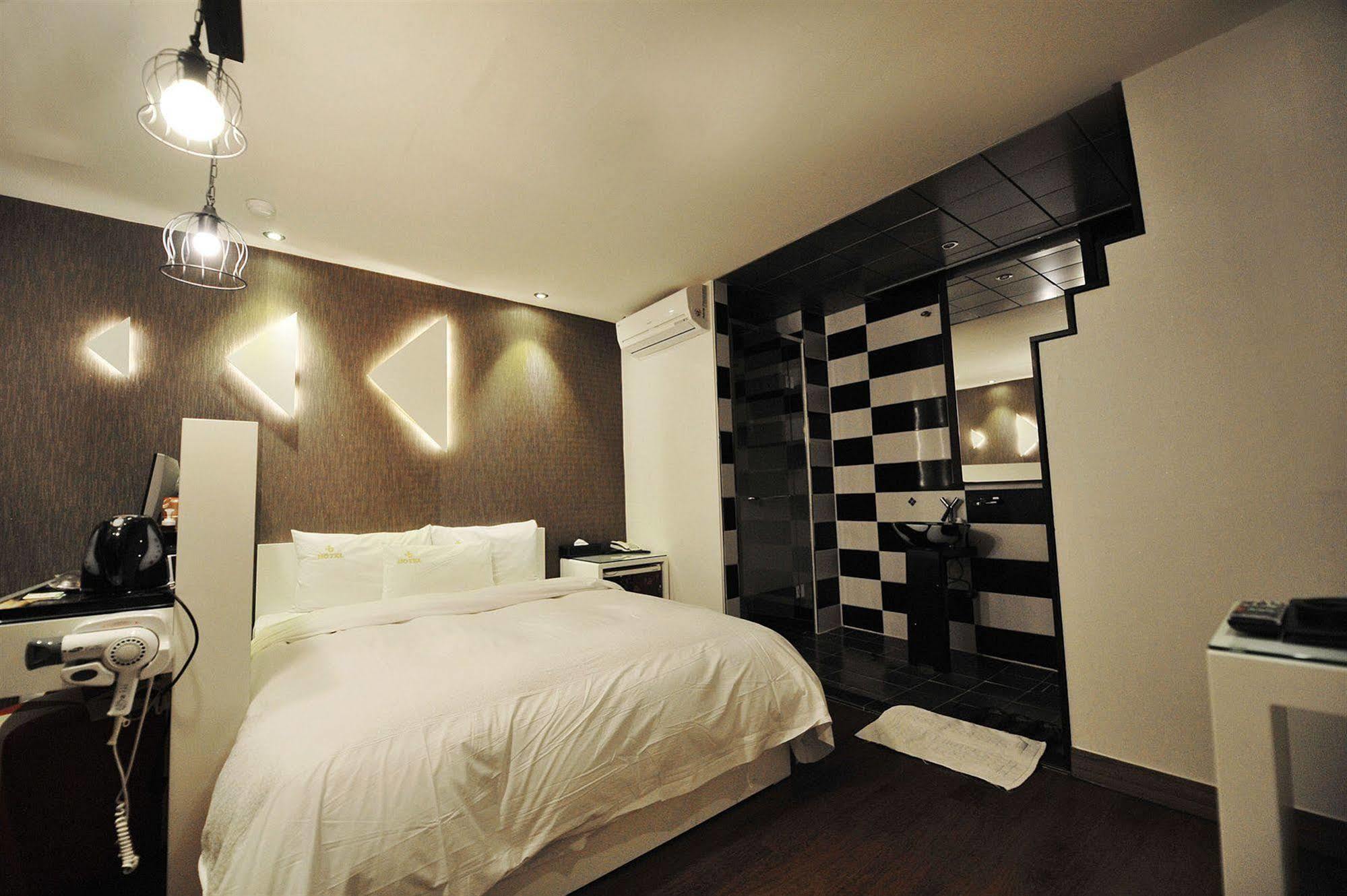 Hotel Jj 2*