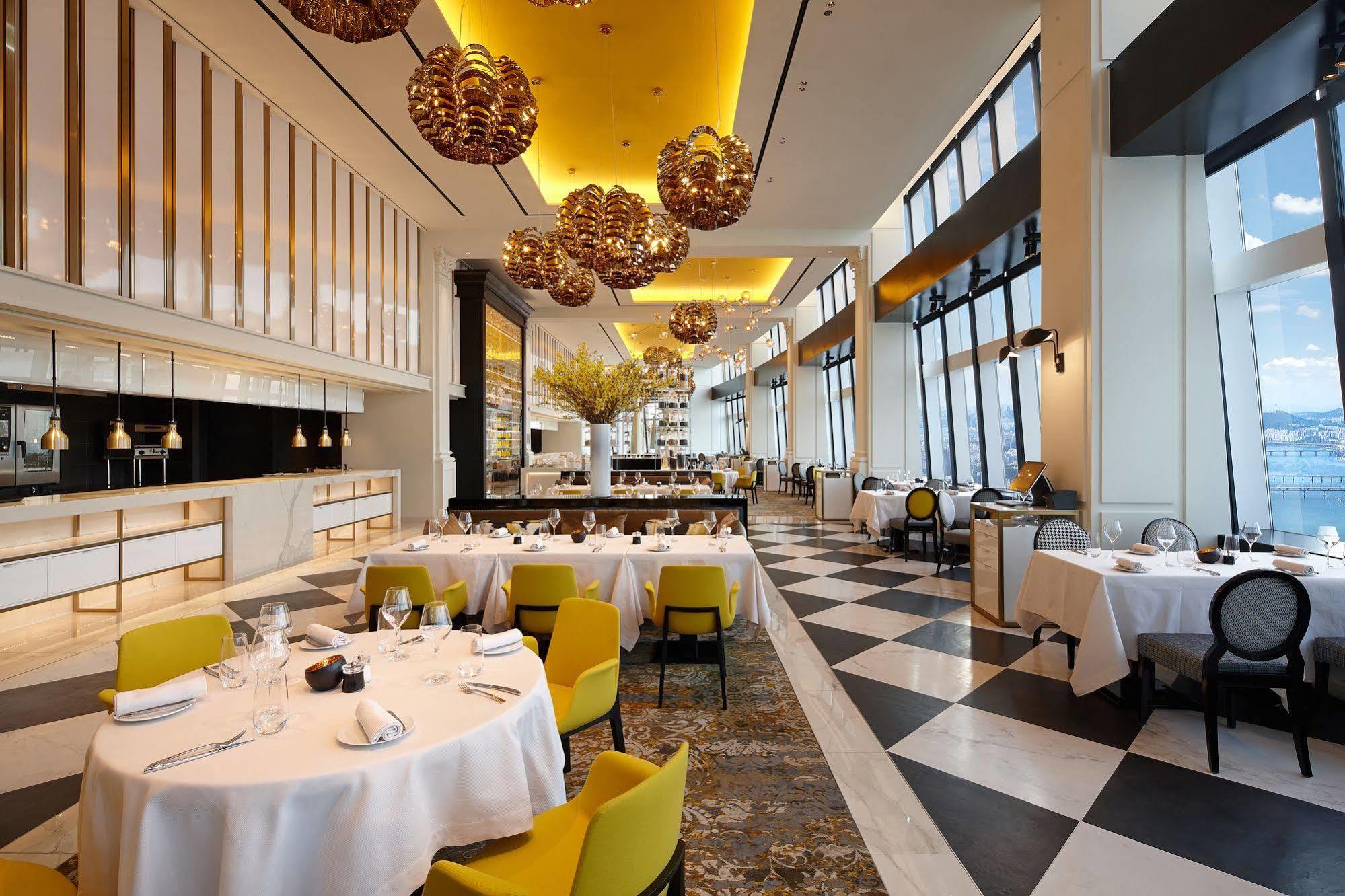 Hotel Signiel 5*