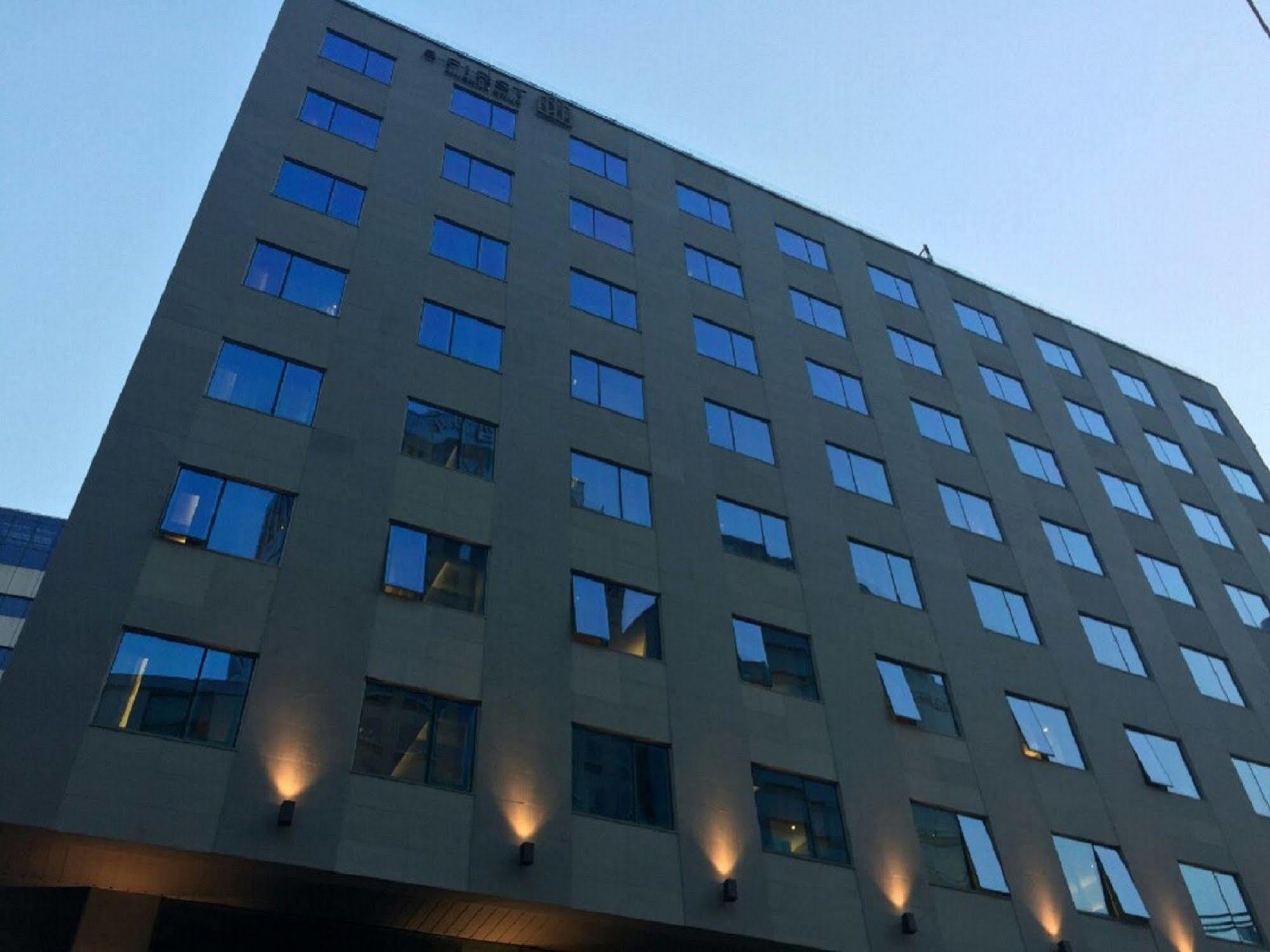 Midcity Myeongdong 3*