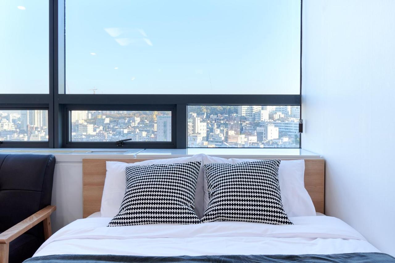 Willow House Hongdae *
