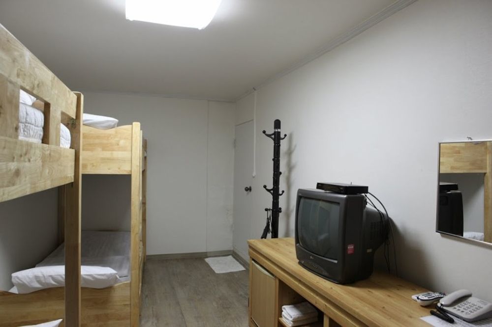 Moons Hostel Myeongdong Casa de hóspedes 2*
