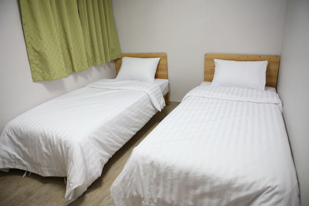 Casa de hóspedes Moons Hostel Myeongdong 2*