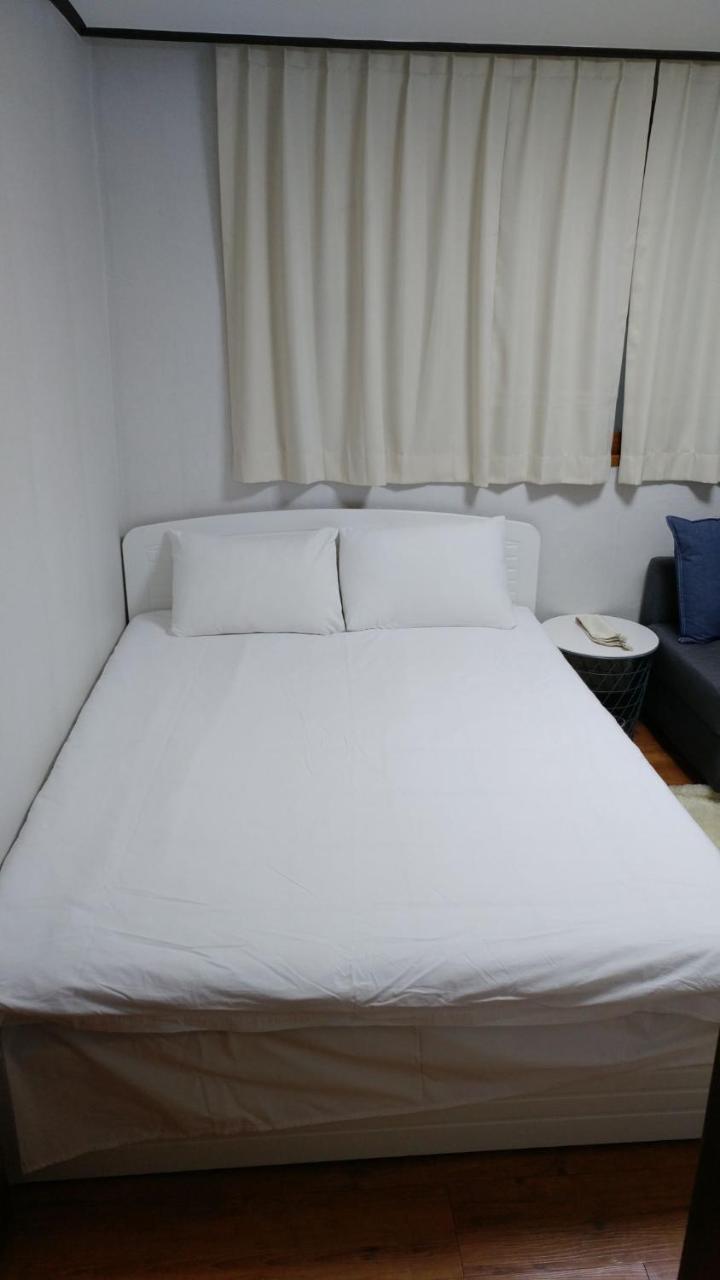 Apartment Myeongdong Skyline Cozy House *
