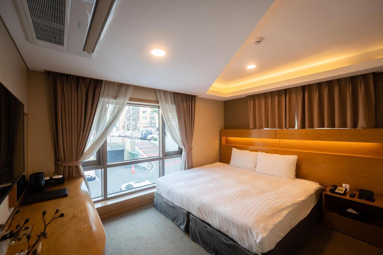 Floral Namsan Myeongdong Hotel 3*