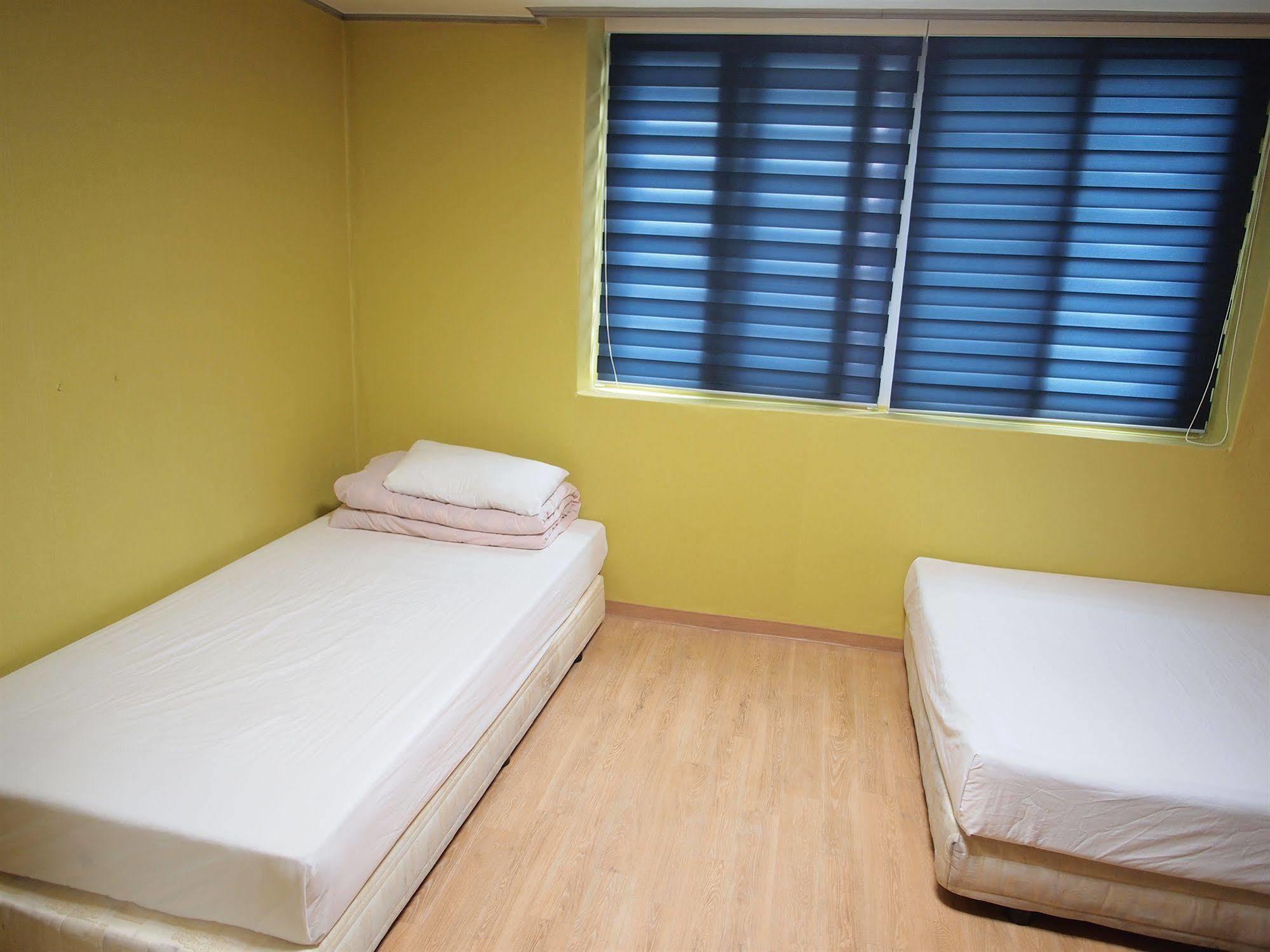 Shinchon Hostel *