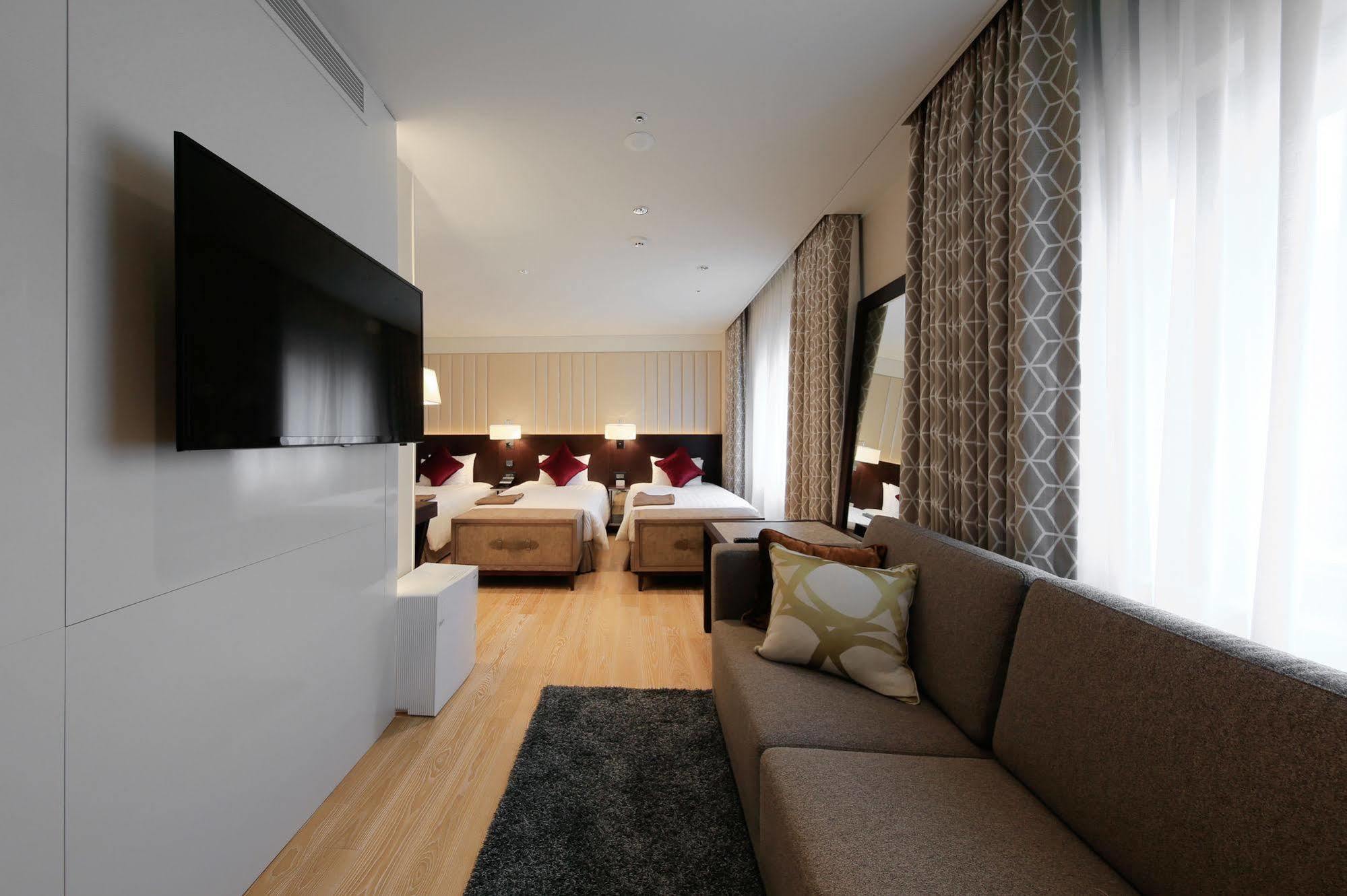 Hotel Solaria Nishitetsu Myeongdong