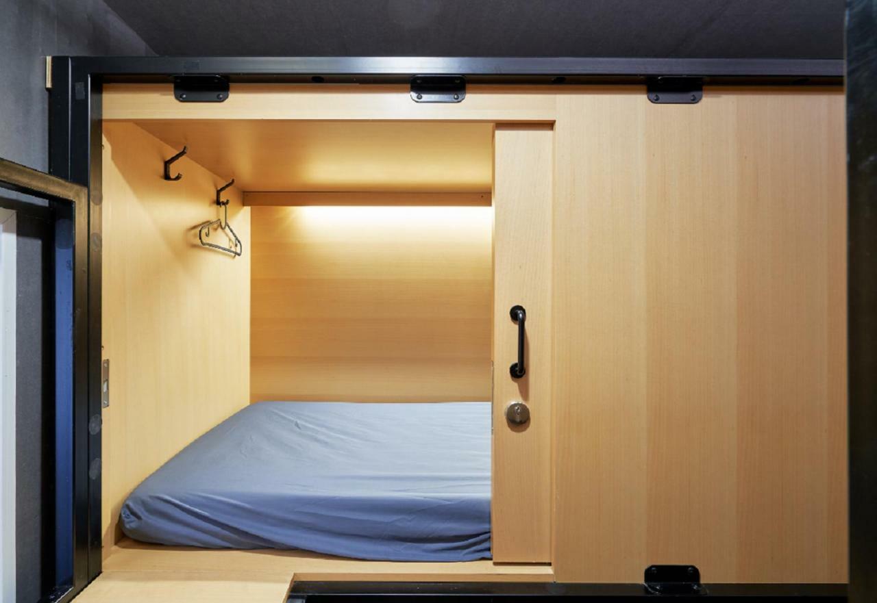 Hostel The Capsule Myeongdong *