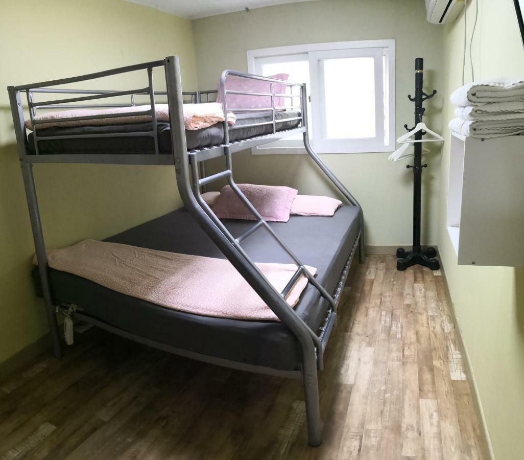 Sunrise Hostel *