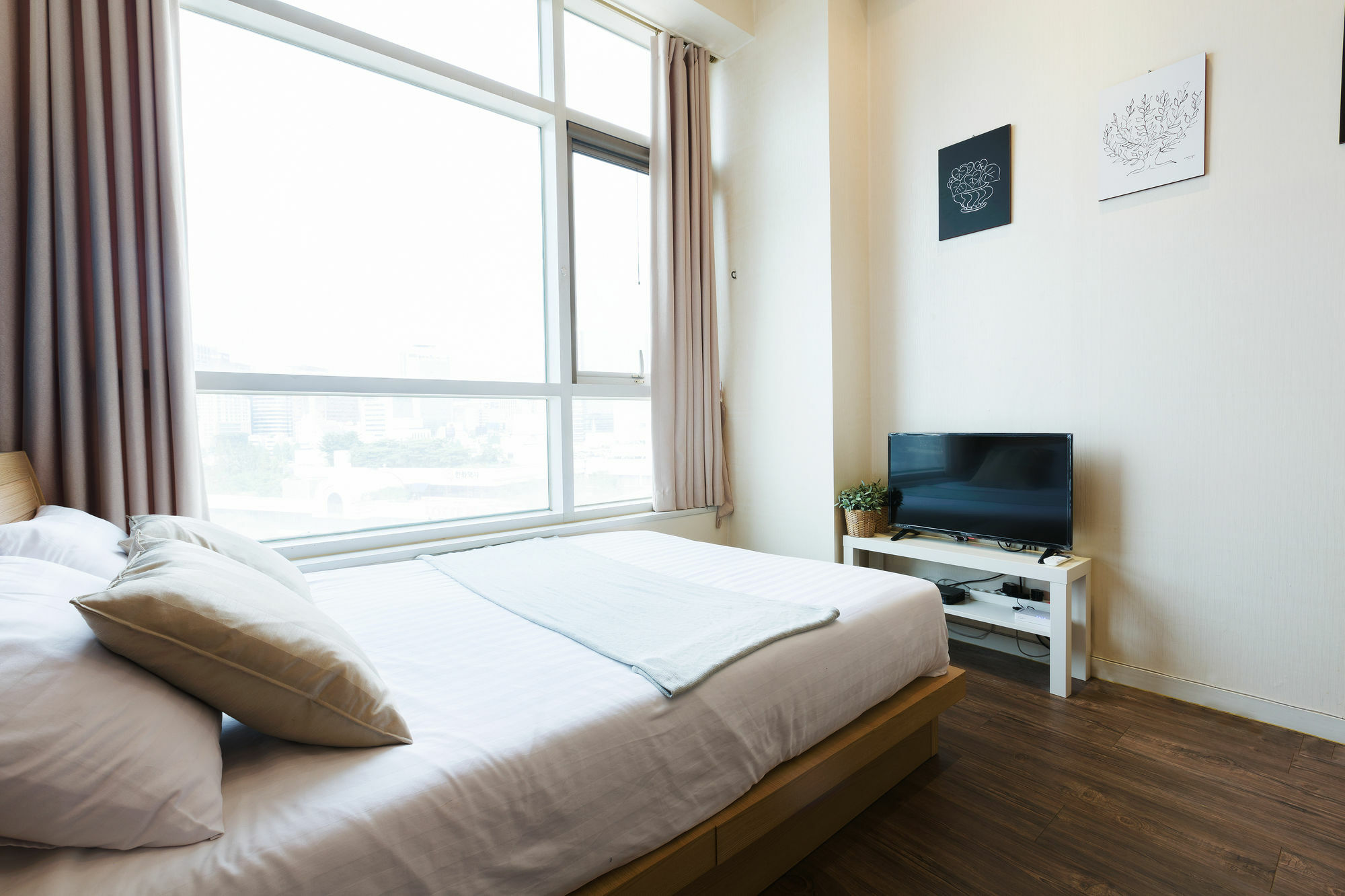 202 House Station Apartment