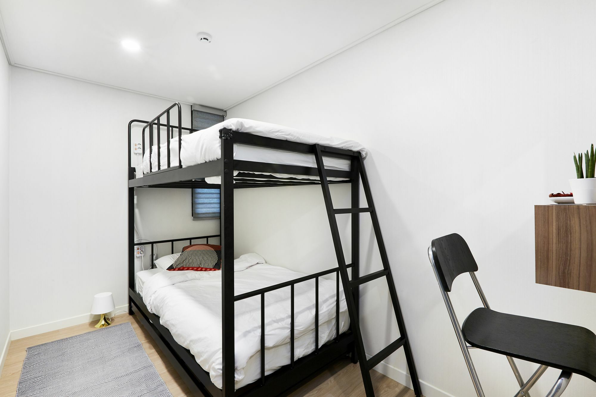 Comet Itaewon 2*