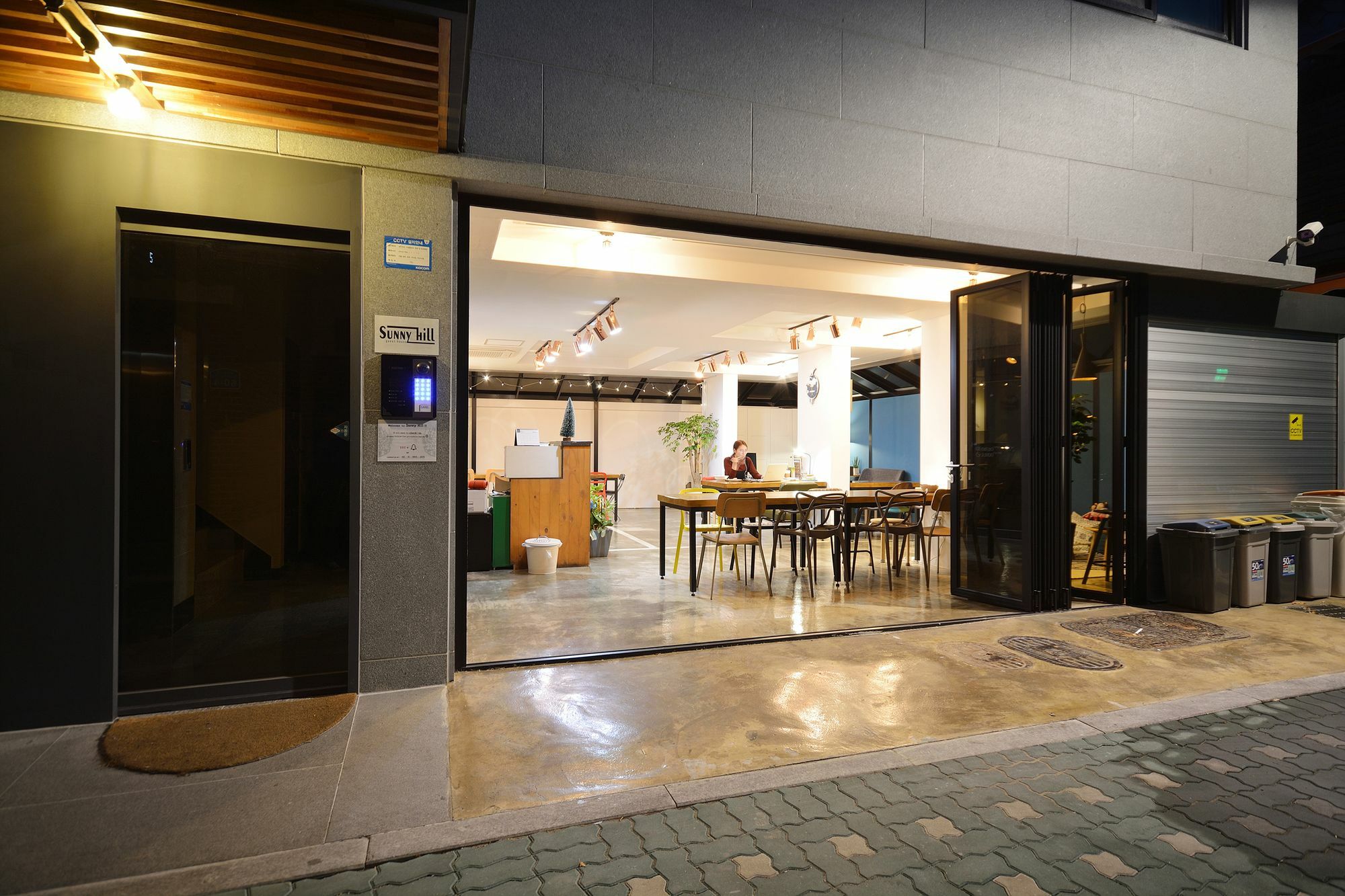 Guest house Sunnyhill Hongdae 2*