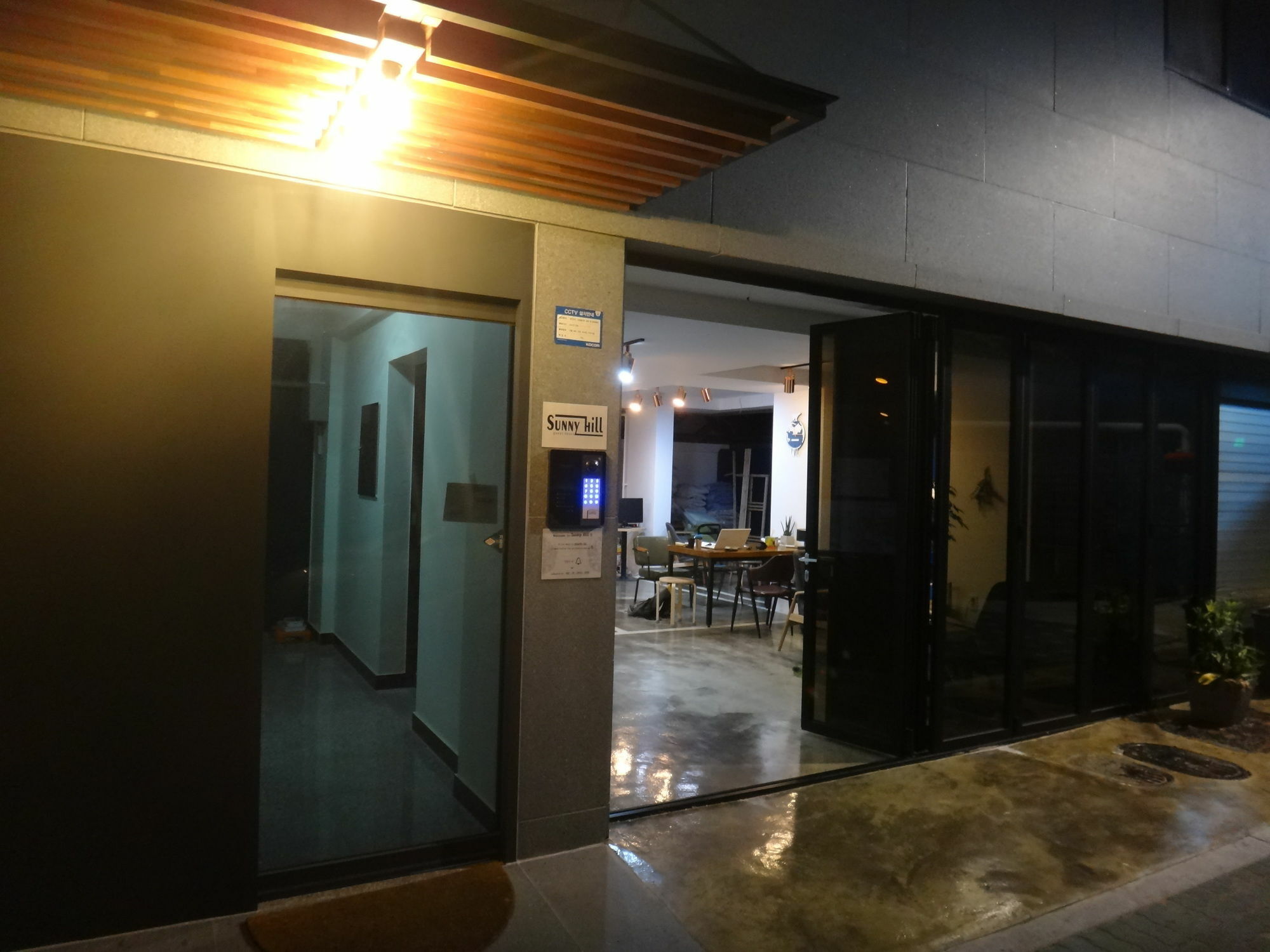 Sunnyhill Hongdae 2*