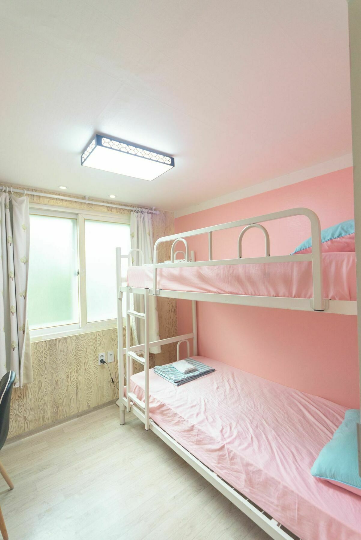 Sounlin - Caters To Women Hotel 2*