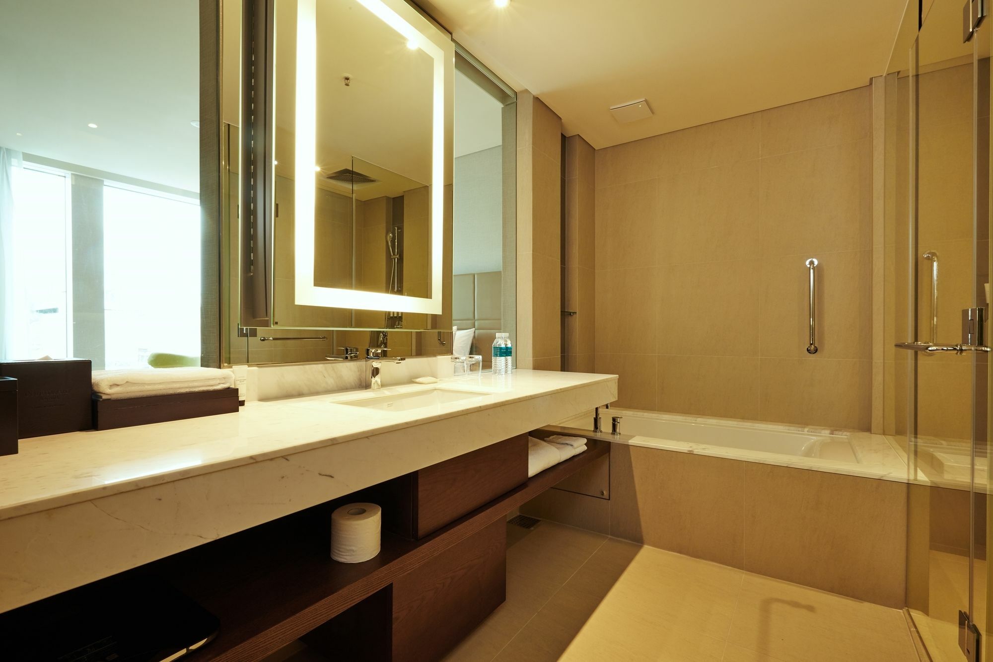 Courtyard By Marriott Namdaemun Hotel
