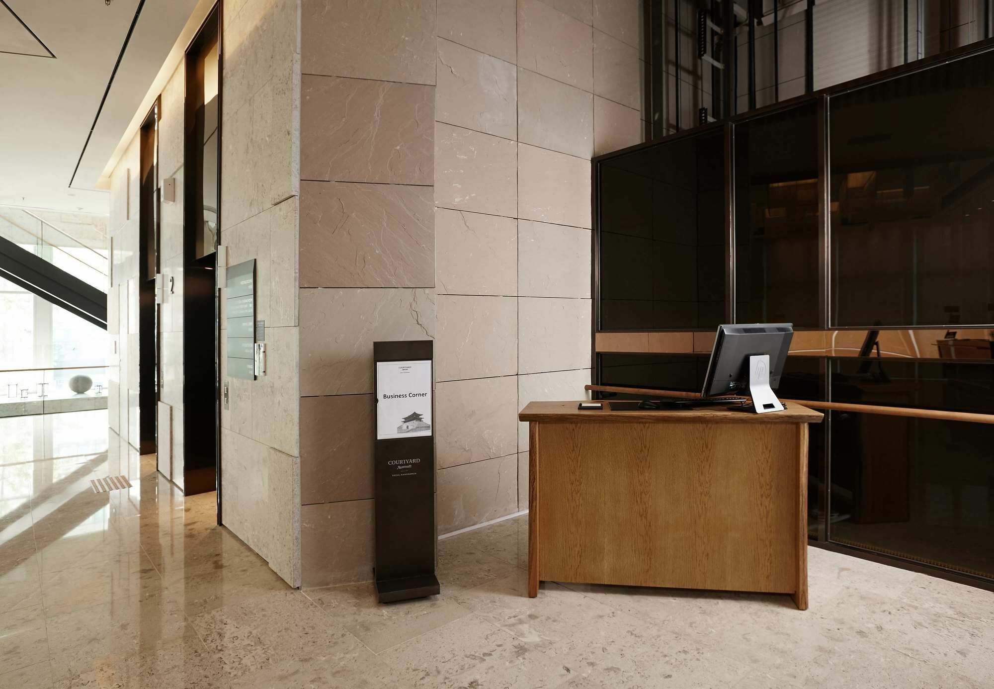 Courtyard By Marriott Namdaemun 4* Seoul