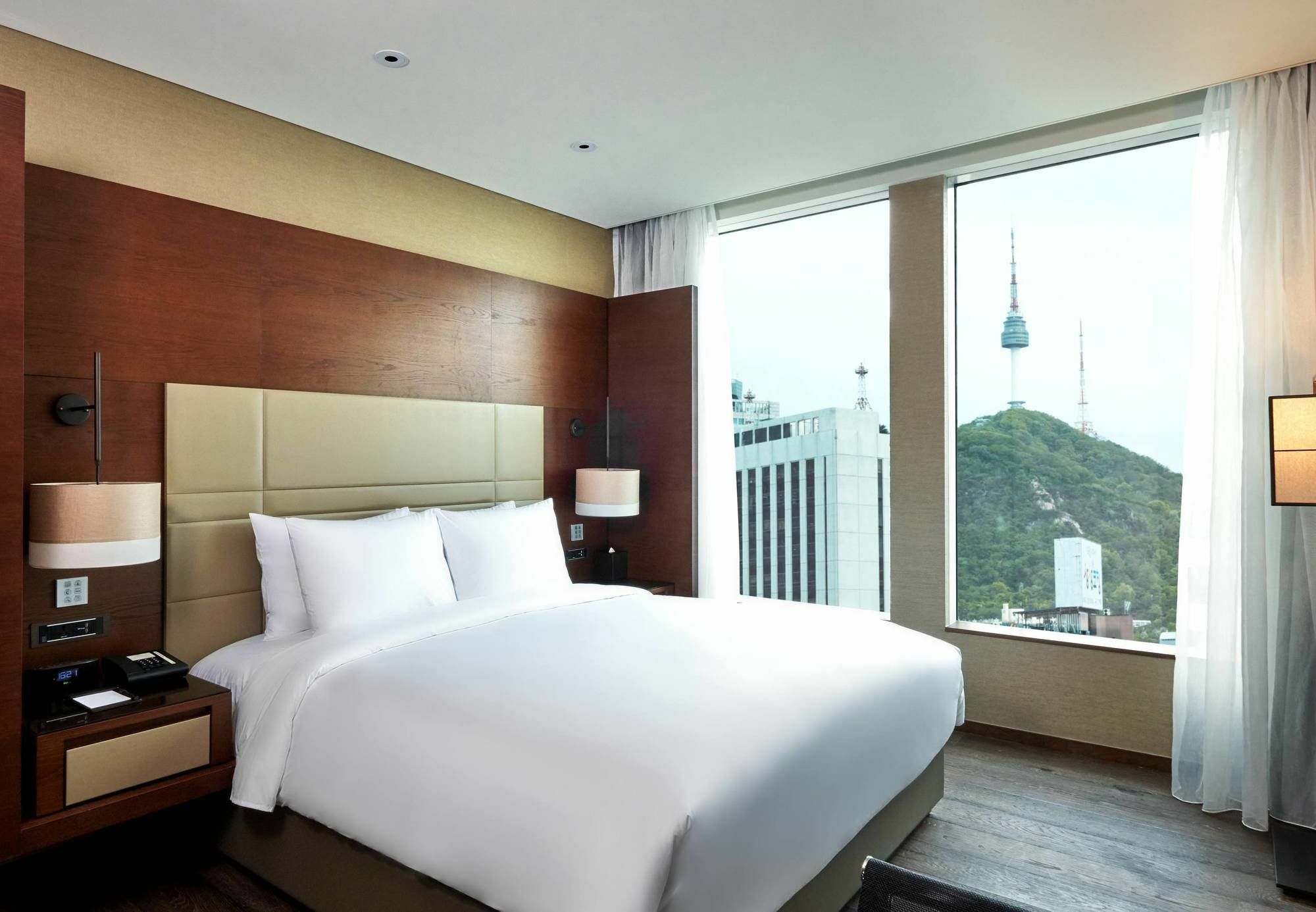Courtyard By Marriott Namdaemun Hotel 4*