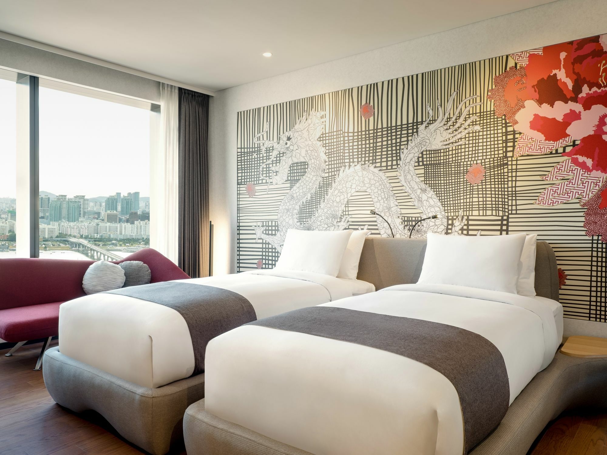 Hotel Novotel Ambassador Yongsan 5*