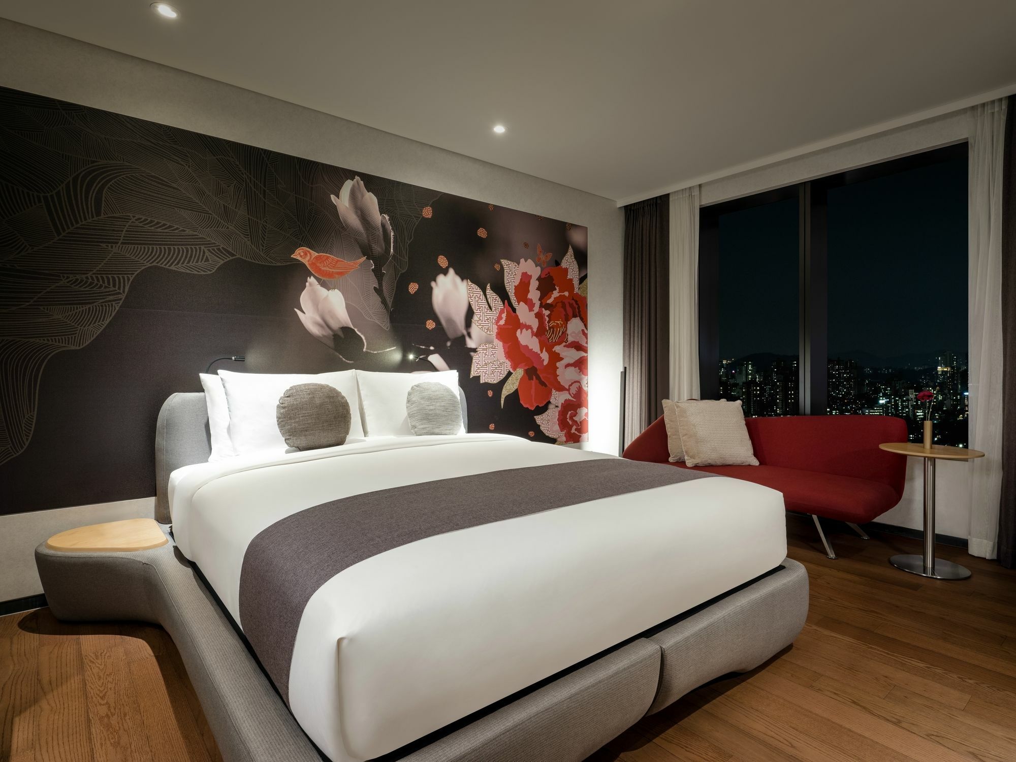 Novotel Ambassador Yongsan 5*