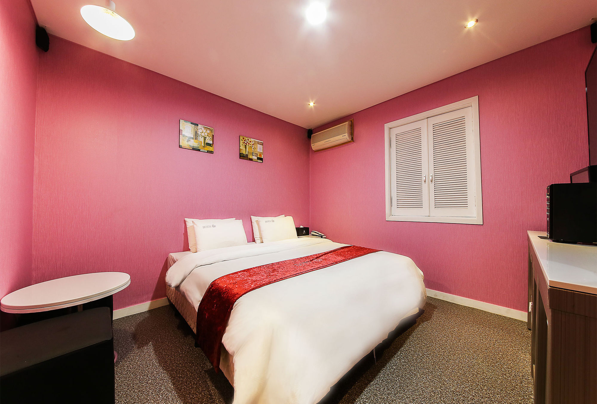 Hotel Bj 2*