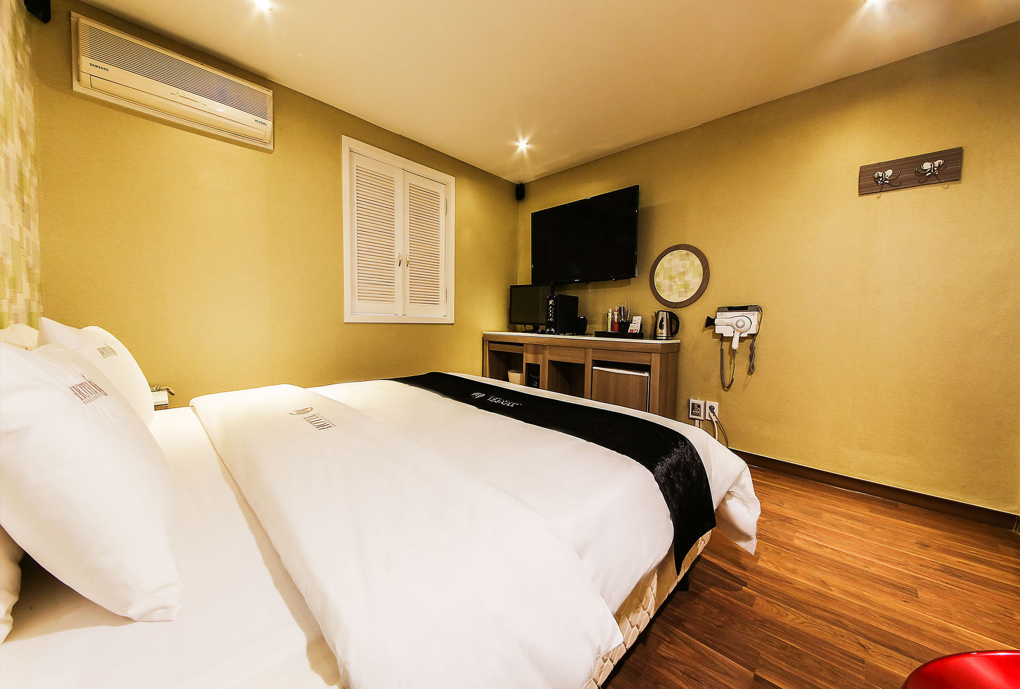 Hotel Bj 2*